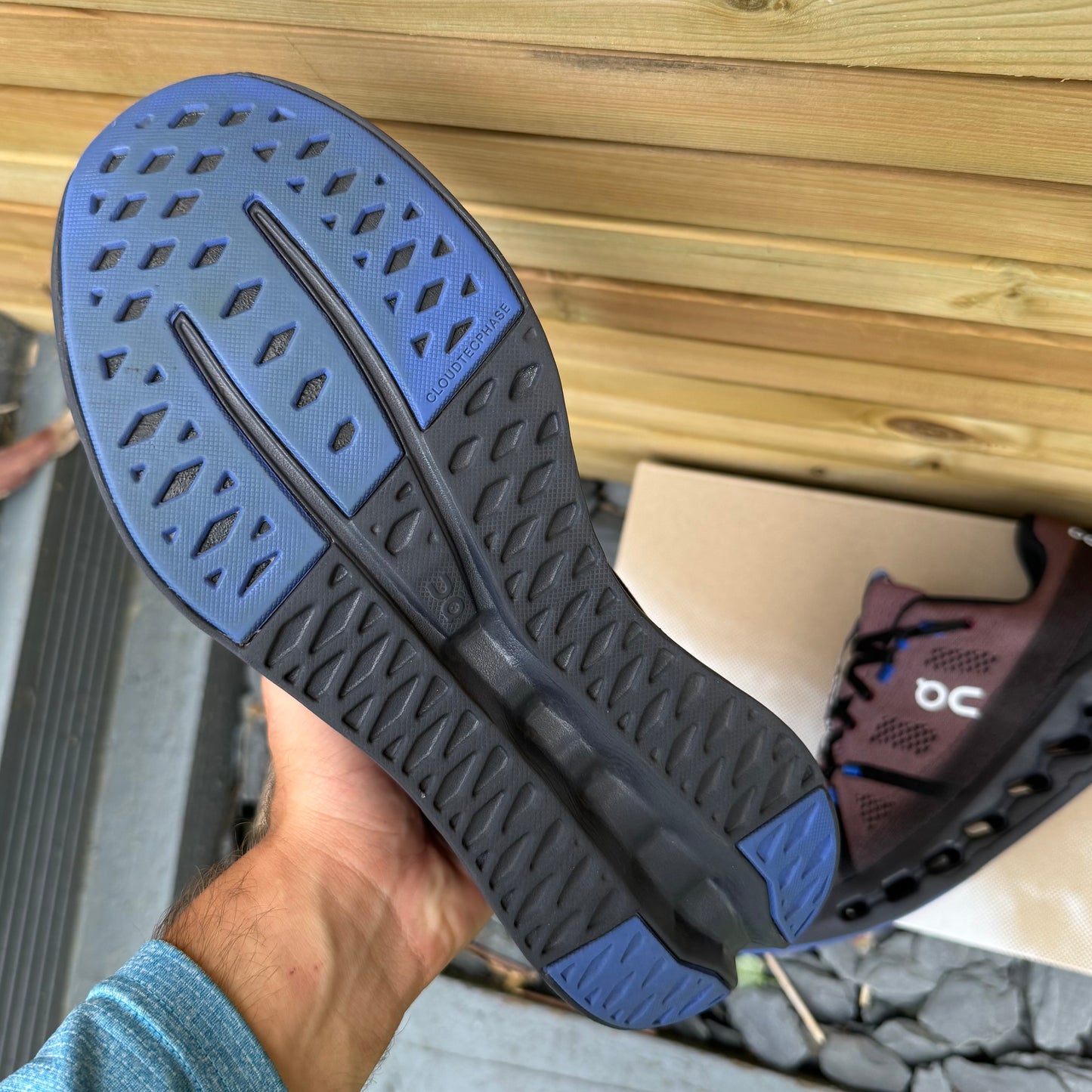 On Running CloudSurfer - Black / Cobalt - UK8.5