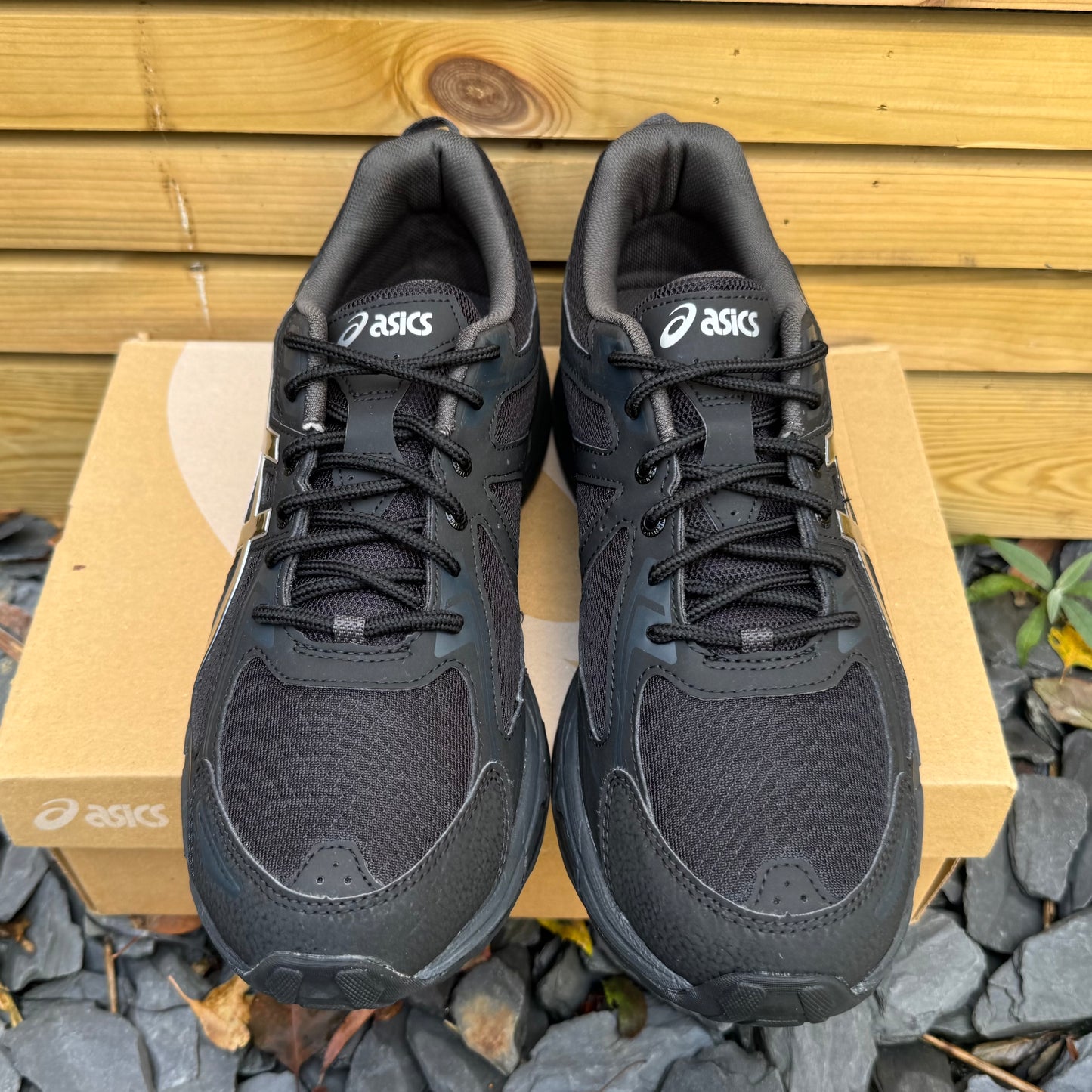 Asics Gel-Venture 6 - Black / Metallic - UK10 - Brand New