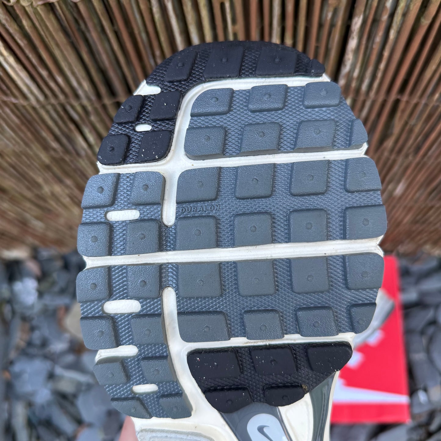 Nike Zoom Vomero 5 - Platinum Tint - UK9.5