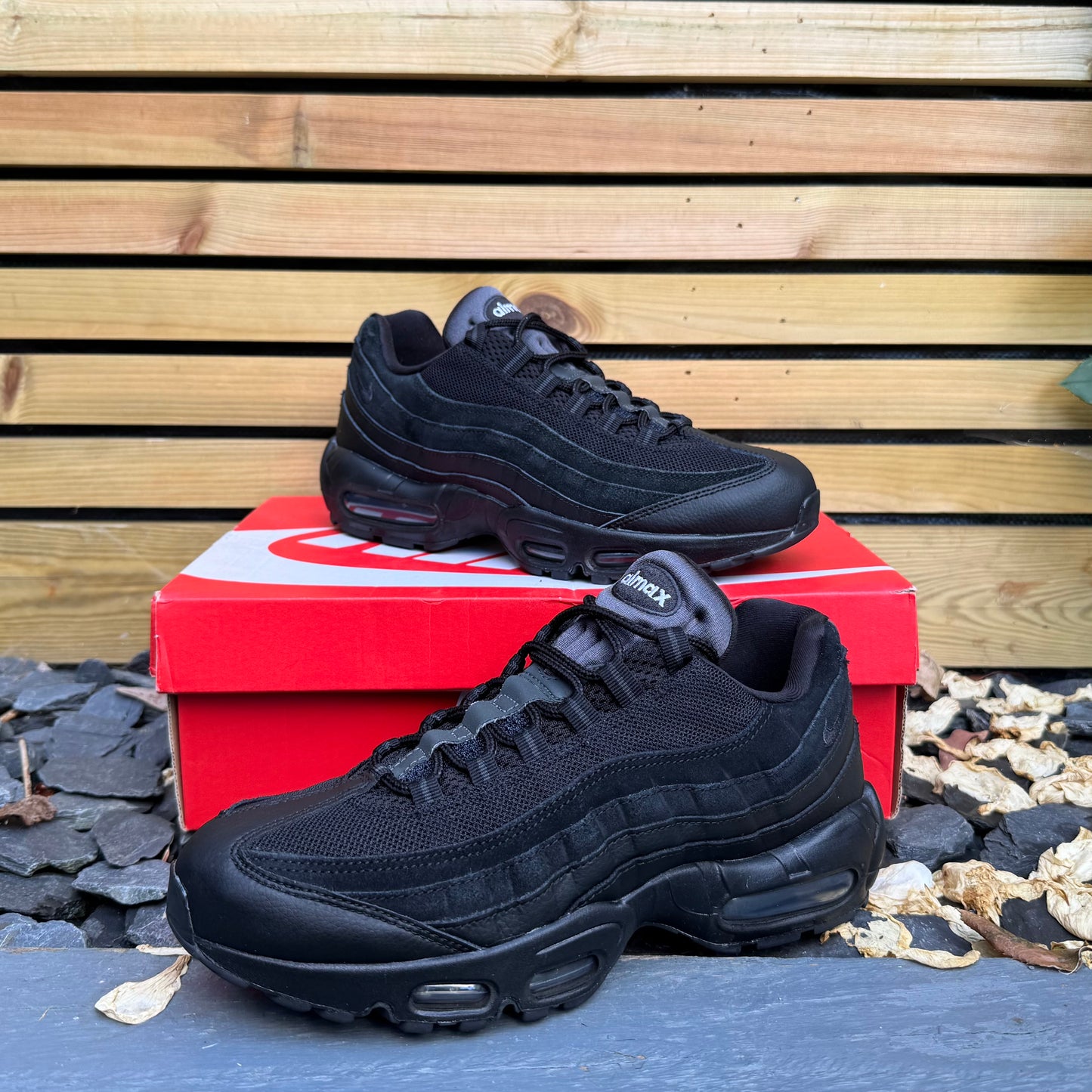 Nike Air Max 95 Essential - Triple Black 2020 - UK8