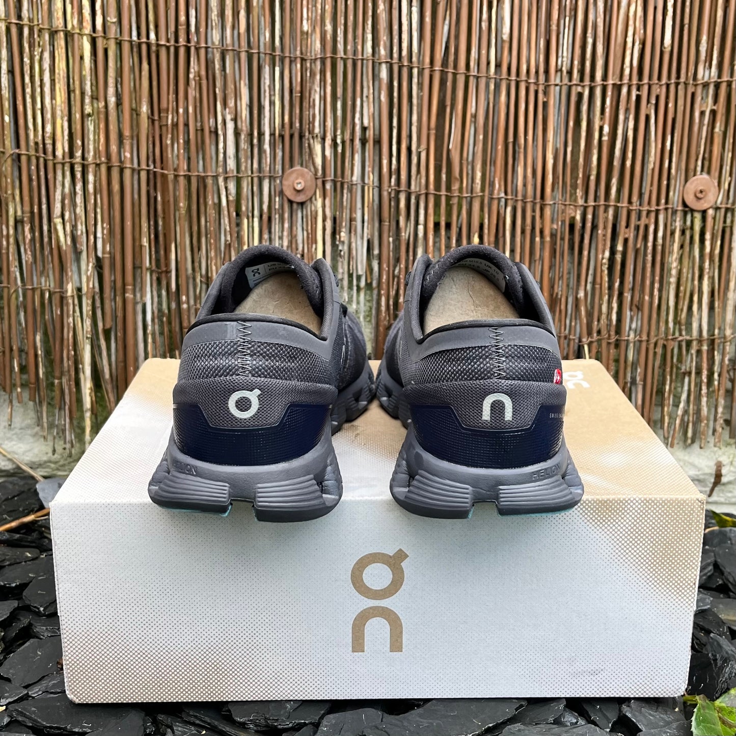 On Running Cloud X 3 Eclipse / Magnet - UK10