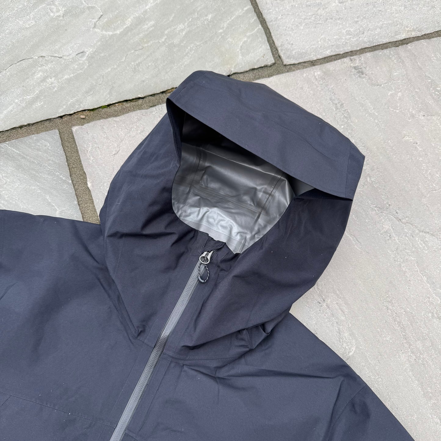 Salomon Outline 2.5L Gore-Tex Jacket - Deep Black - Multiple Sizes - Brand New