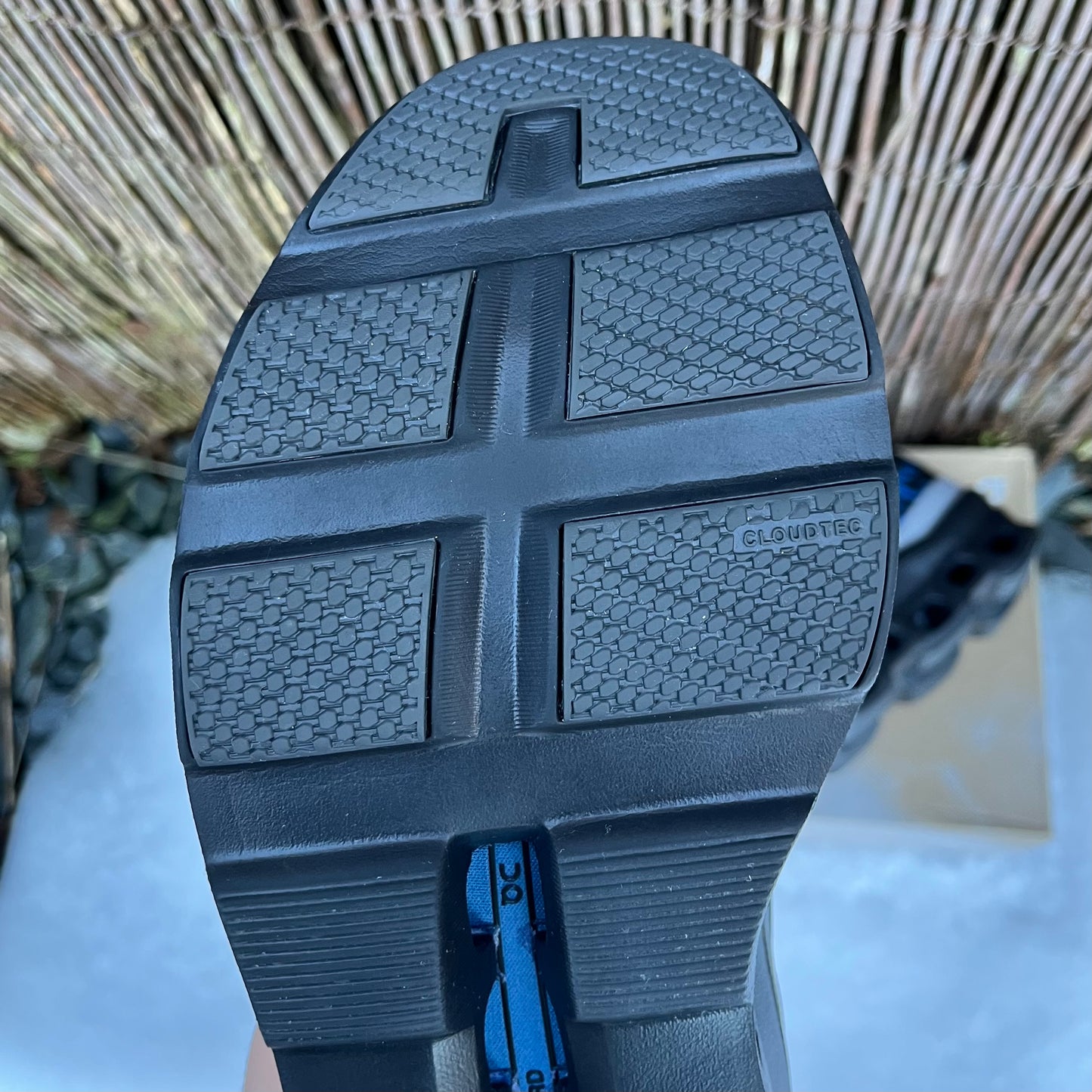 On Running CloudMonster (Asian Exclusive) - Black / Blue - UK10