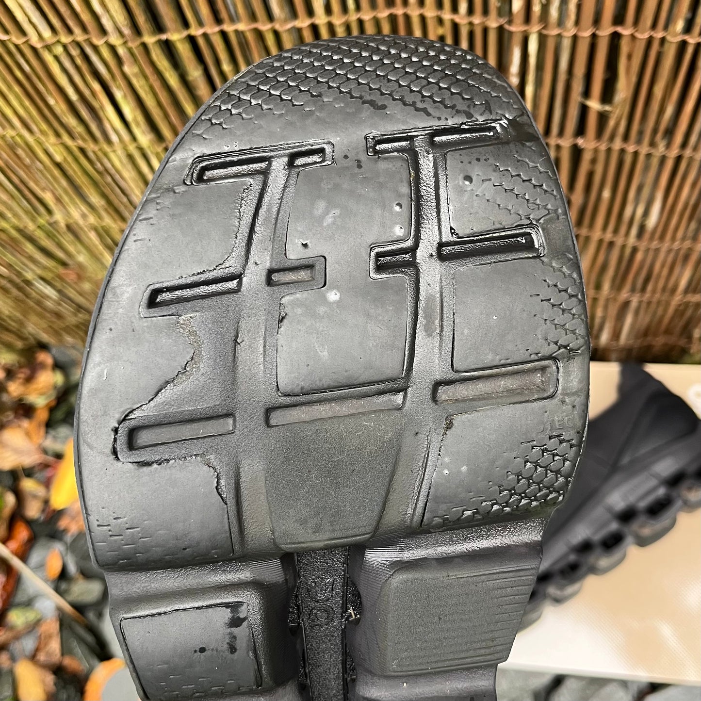 On Running CloudStratus 2 - Triple Black - UK11