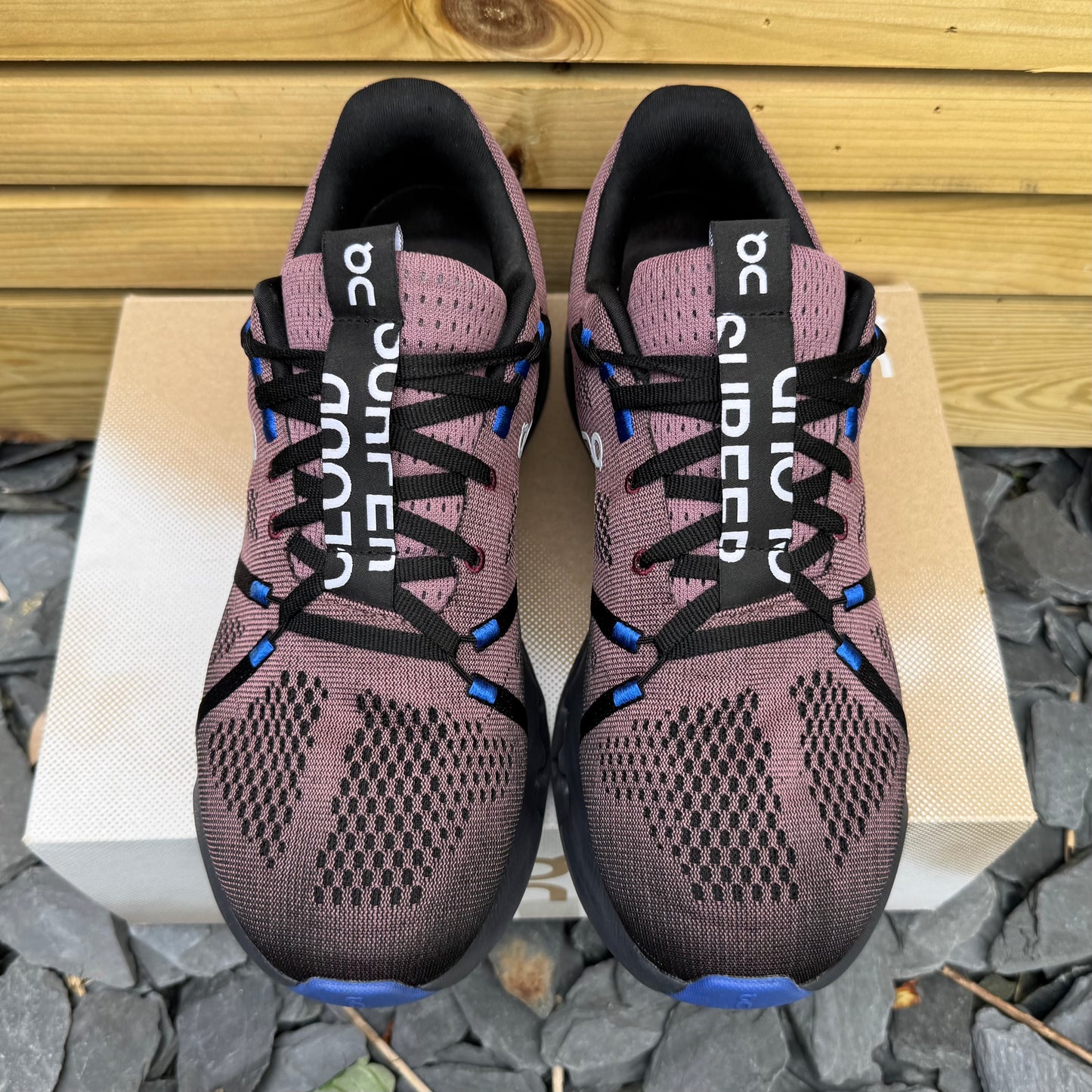 On Running CloudSurfer - Black / Cobalt - UK8.5