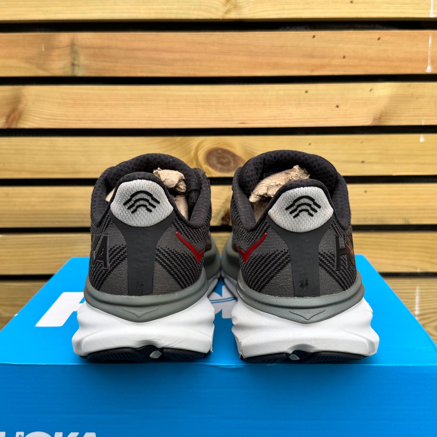Hoka Clifton 9 - Black / Outer Orbit - UK8.5