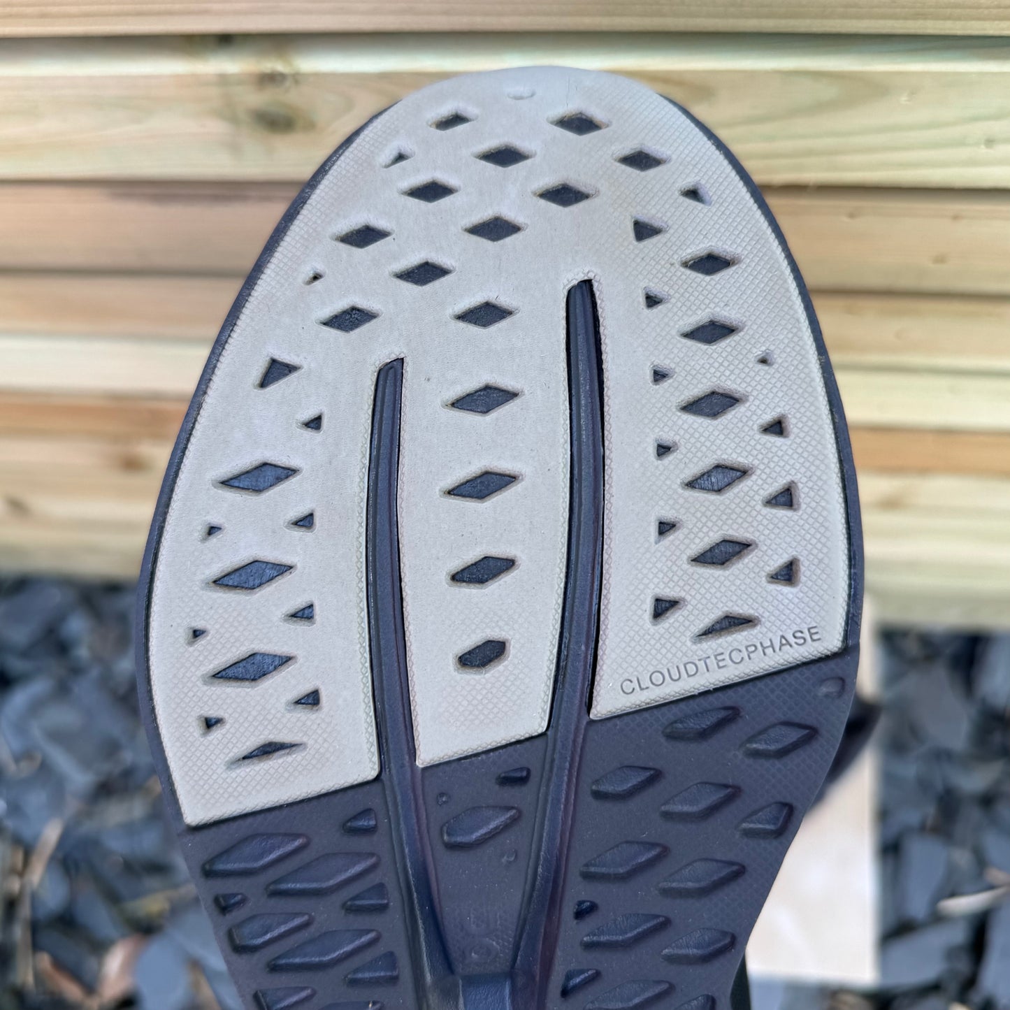 On Running CloudSurfer - All Black - UK9