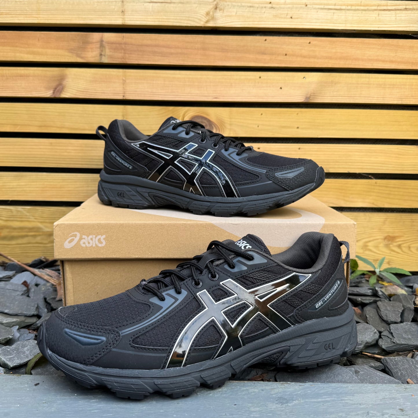 Asics Gel-Venture 6 - Black / Metallic - UK10 - Brand New