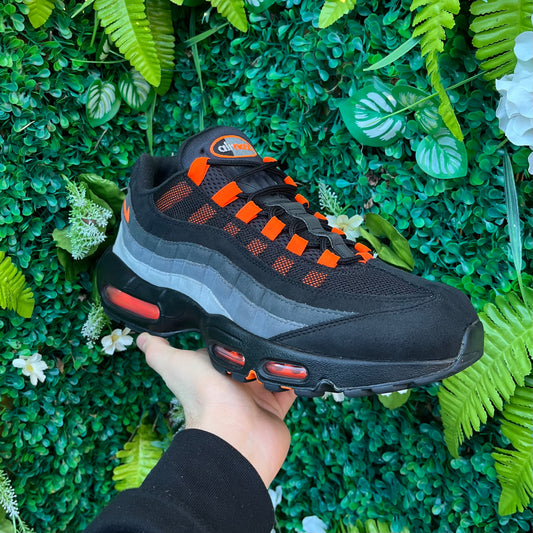 Nike Air Max 95 - Hyper Crimson - UK11