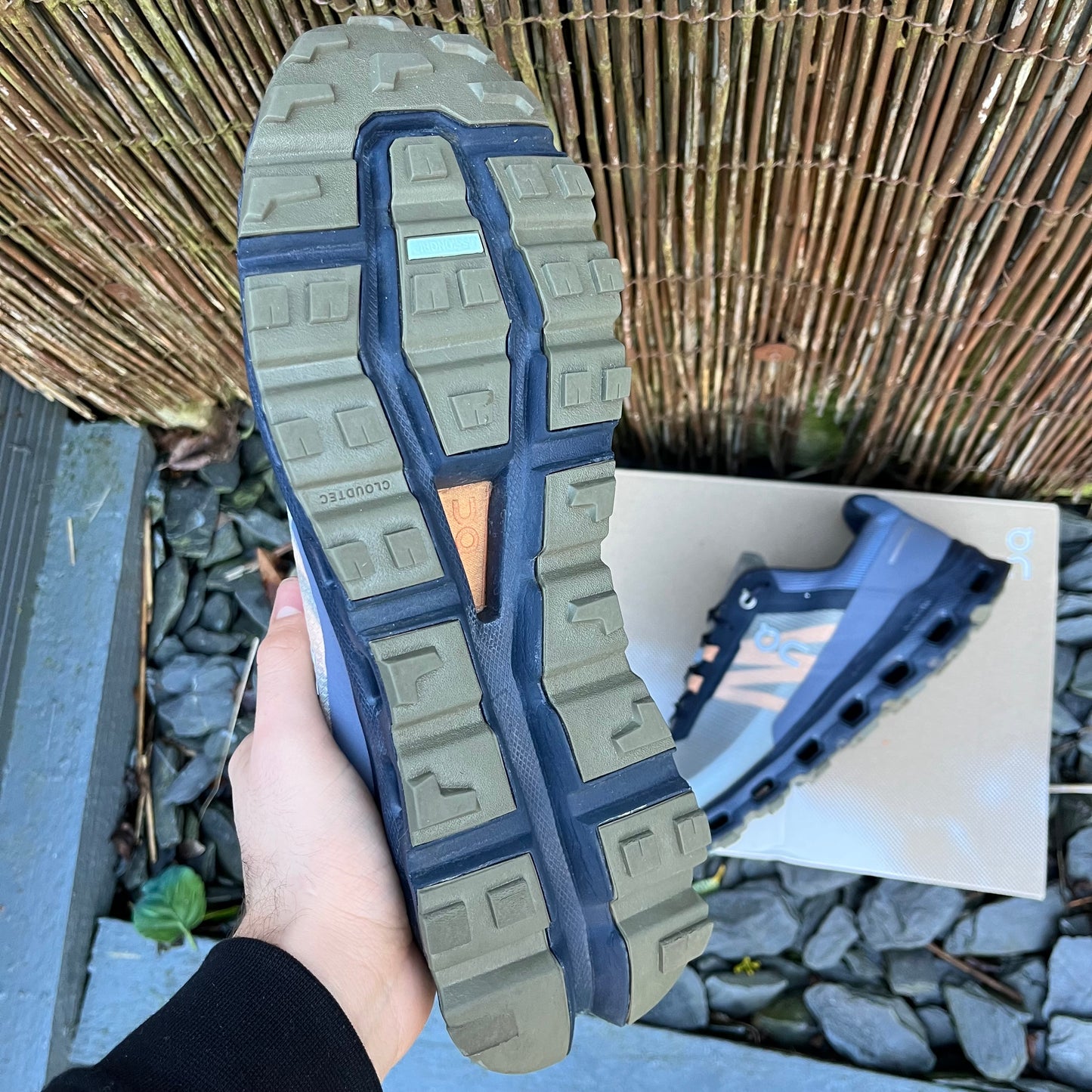 On Running CloudVista - Midnight / Olive - UK11