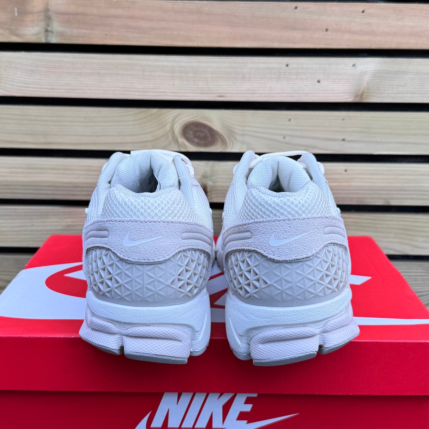 Nike Zoom Vomero 5 - Light Orewood Brown - UK9.5 - Brand New