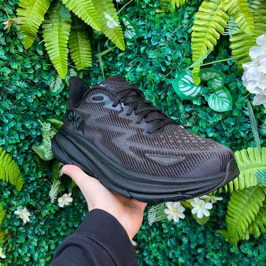 Hoka Clifton 9 - Triple Black - UK10.5