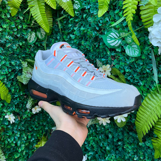 Nike Air Max 95 - Wolf Grey / Safety Orange - UK11