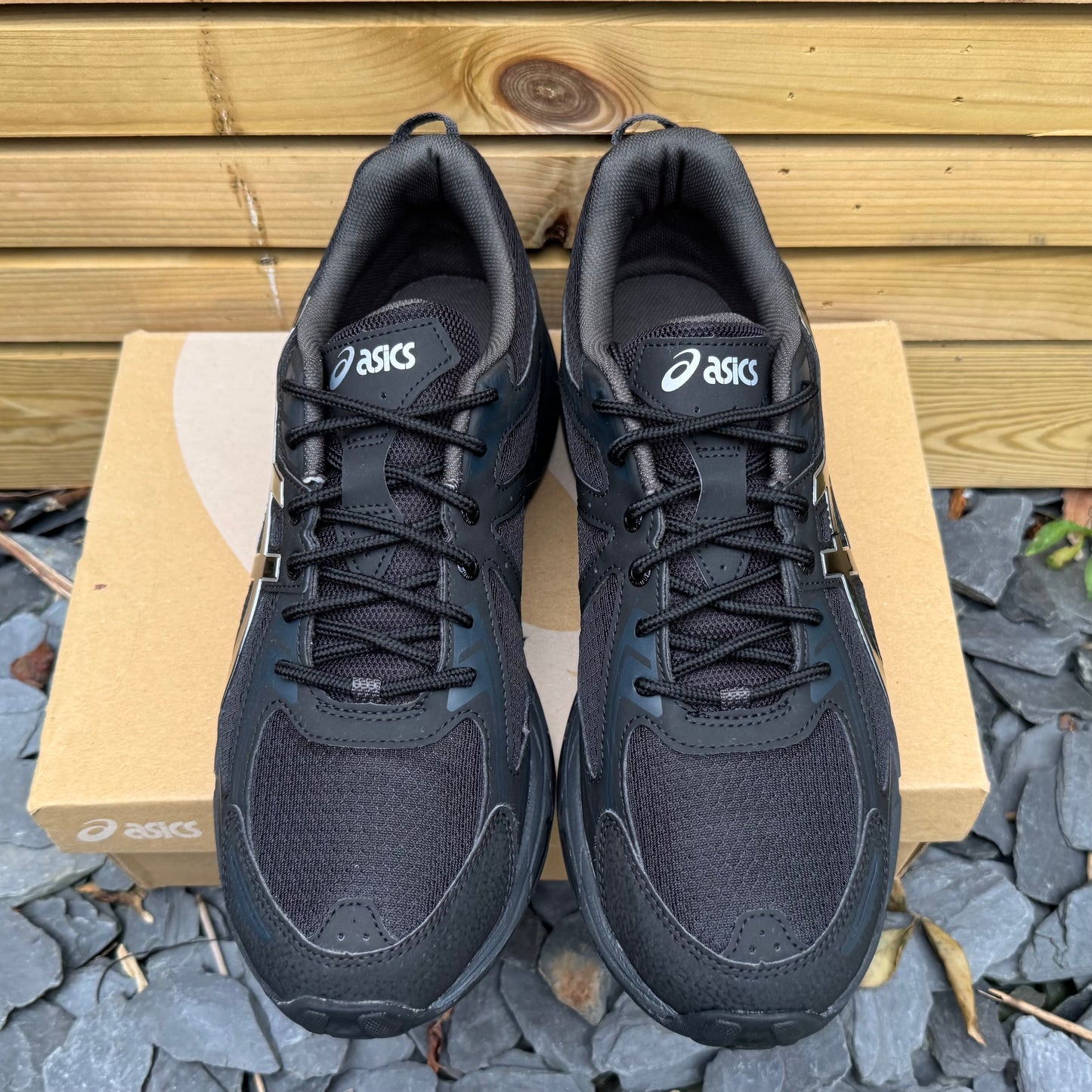 Asics Gel-Venture 6 - Black / Metallic - UK10 - Brand New