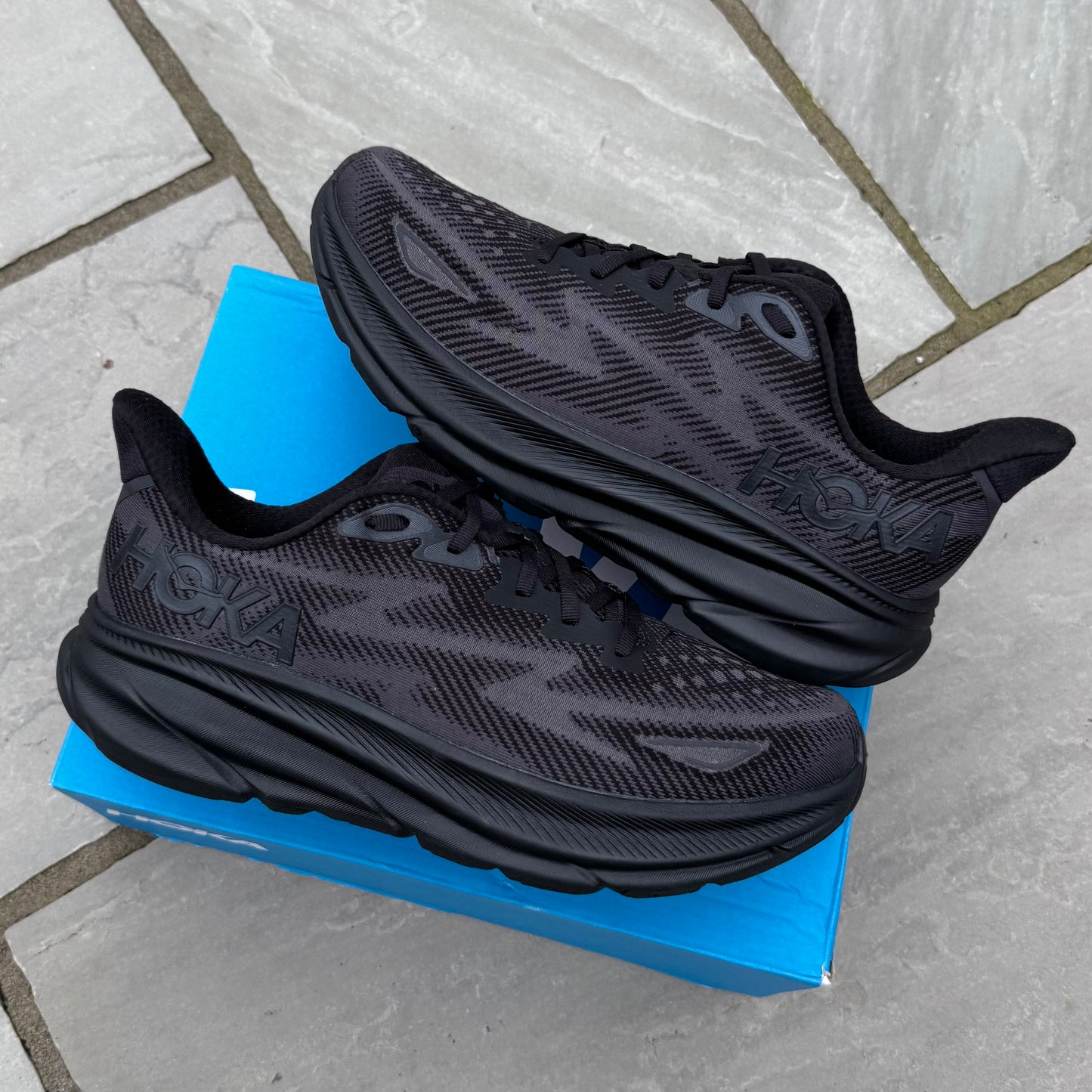 Hoka Clifton 9 - Triple Black - UK10