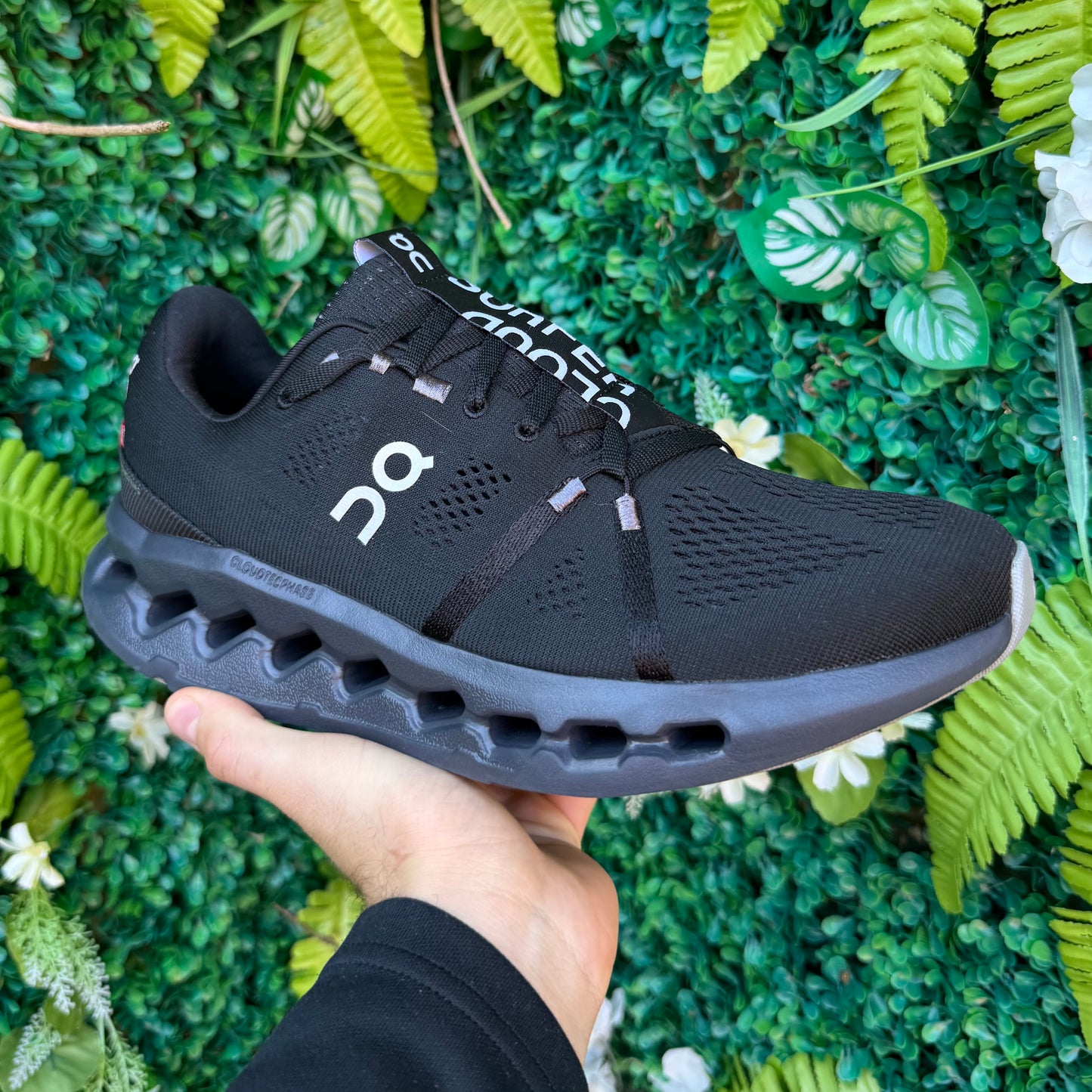 On Running CloudSurfer - All Black - UK9