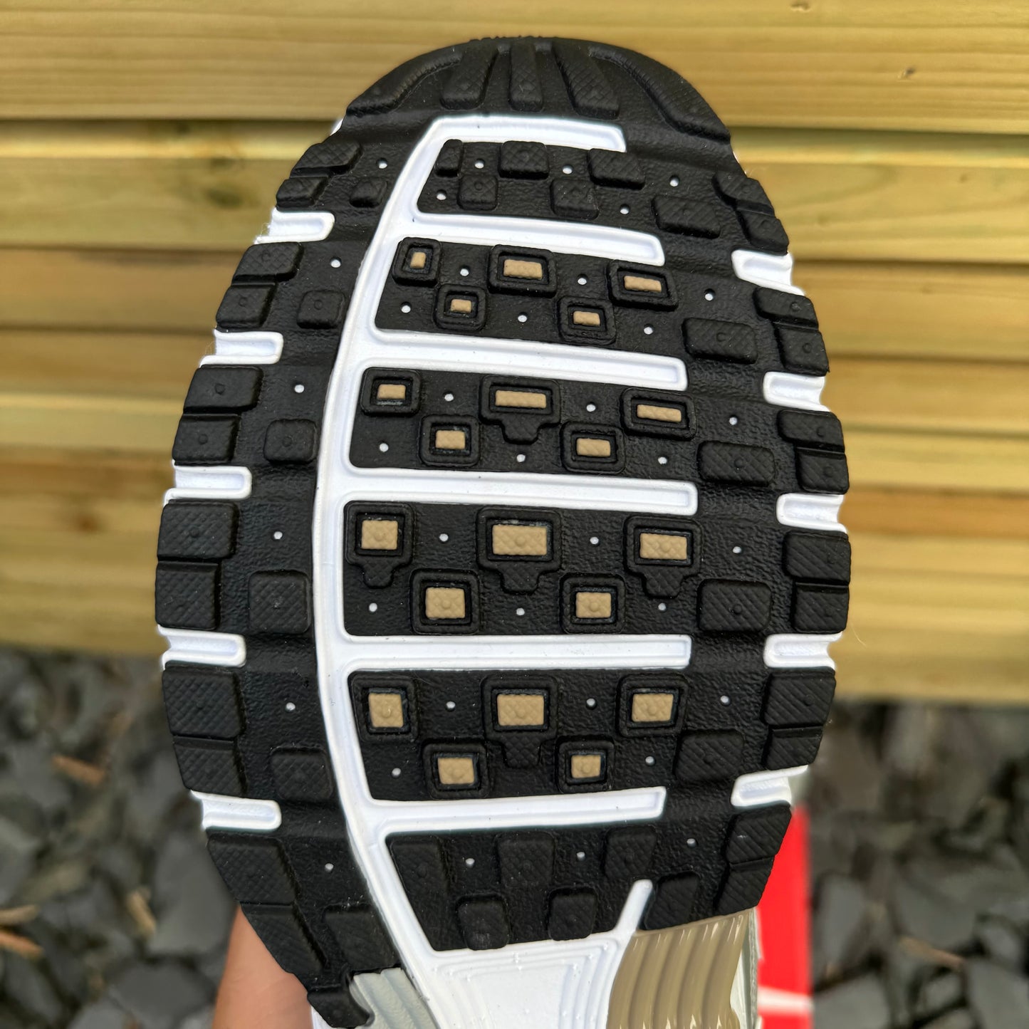 Nike P-6000 - Khaki Metallic - UK8 - Brand New