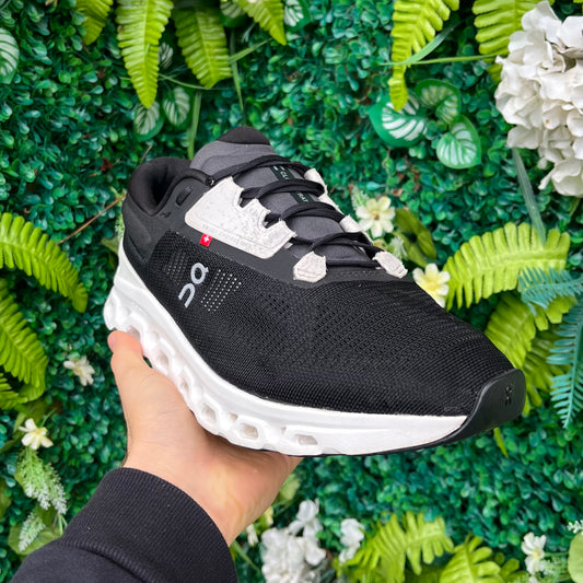 On Running CloudStratus 3 Black / Frost - UK9
