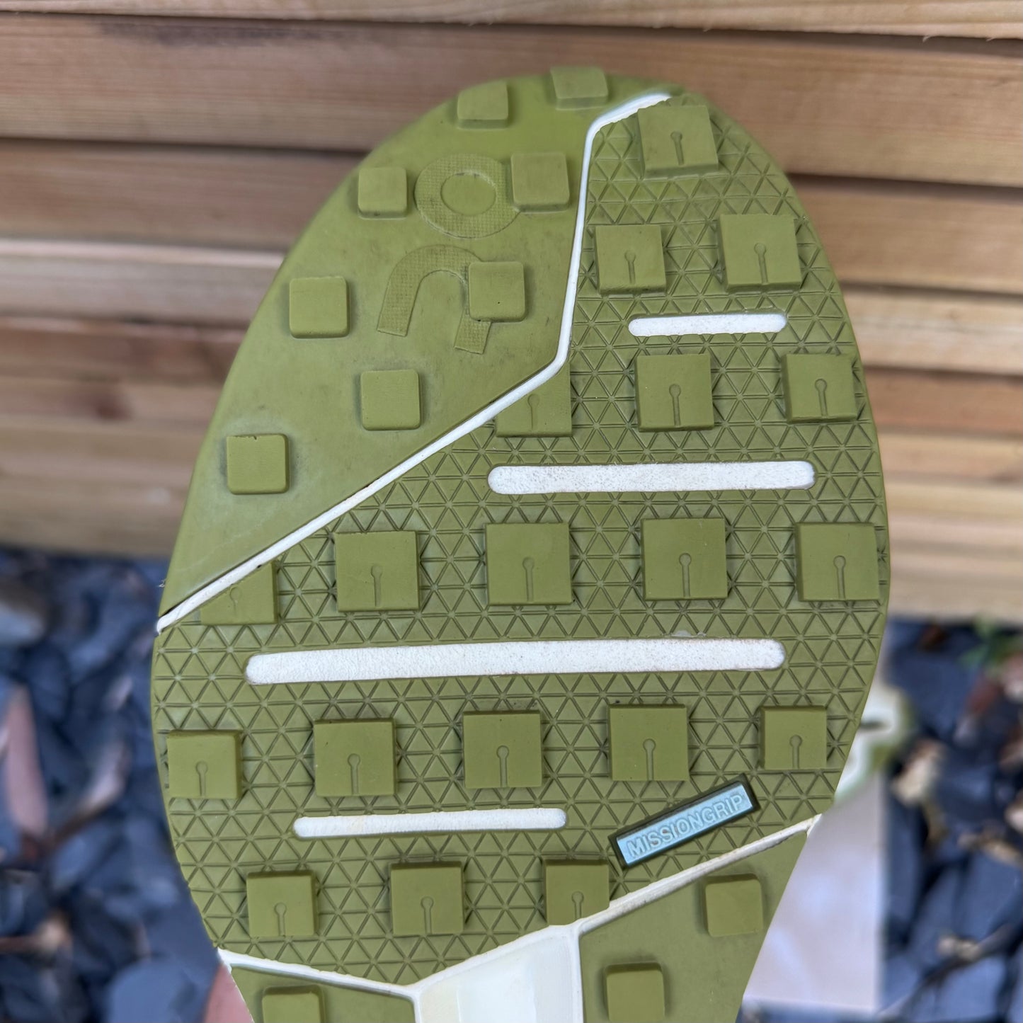 On Running CloudHorizon - Chalk / Seedling - UK8