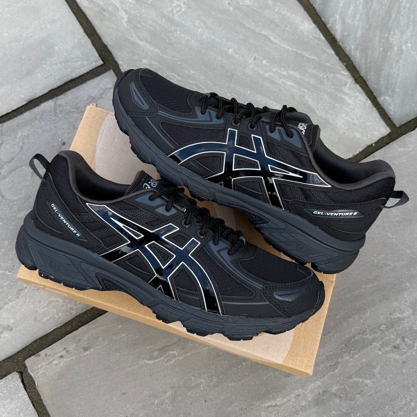 Asics Gel-Venture 6 - Black / Metallic - UK10 - Brand New