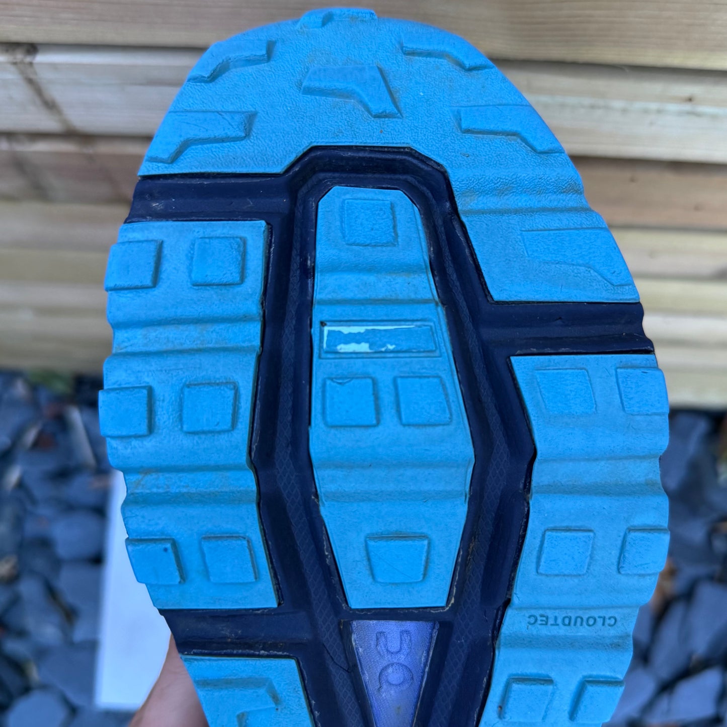 On Running CloudVista - Navy Wash - UK10