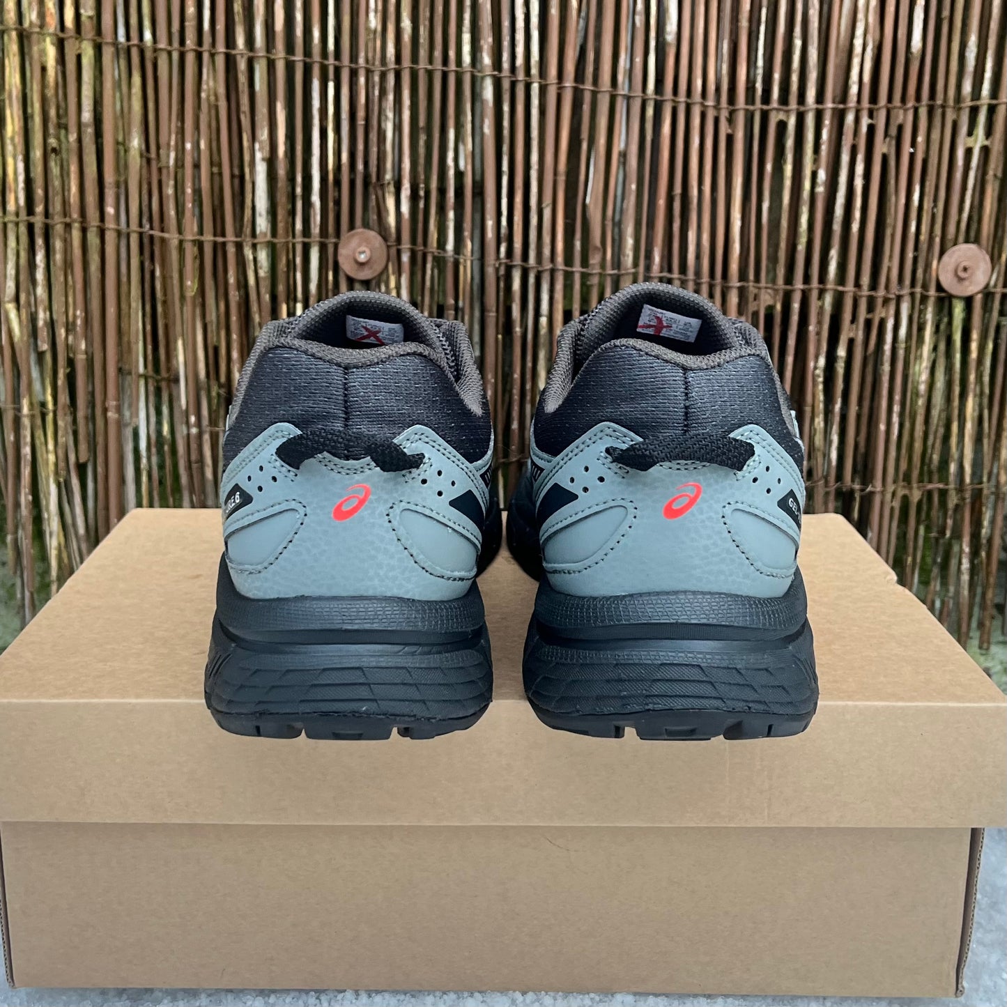 Asics Gel-Venture 6 - Black / Dark Grey / Orange - UK8.5