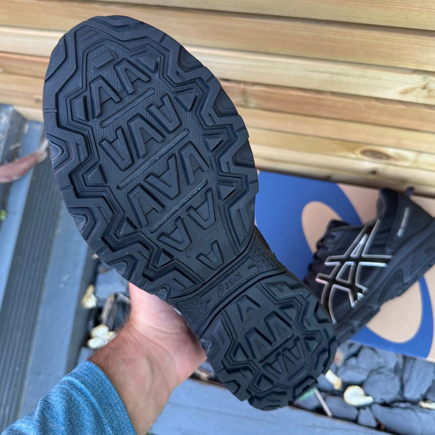 Asics Gel-Venture 6 - Black / Metallic - UK9
