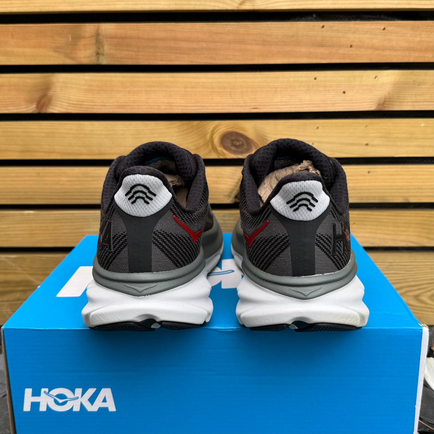Hoka Clifton 9 - Black / Outer Orbit - UK8.5