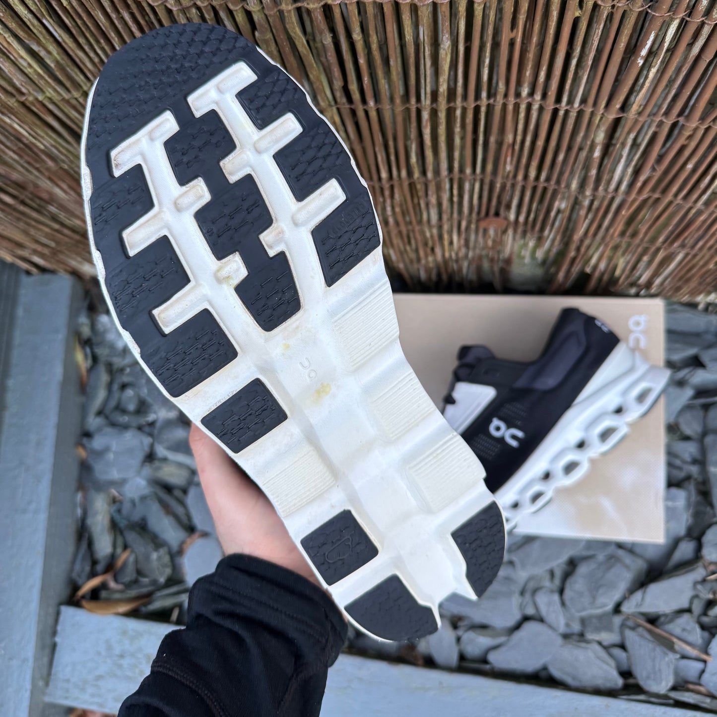 On Running CloudStratus 3 - Black / Frost - UK10