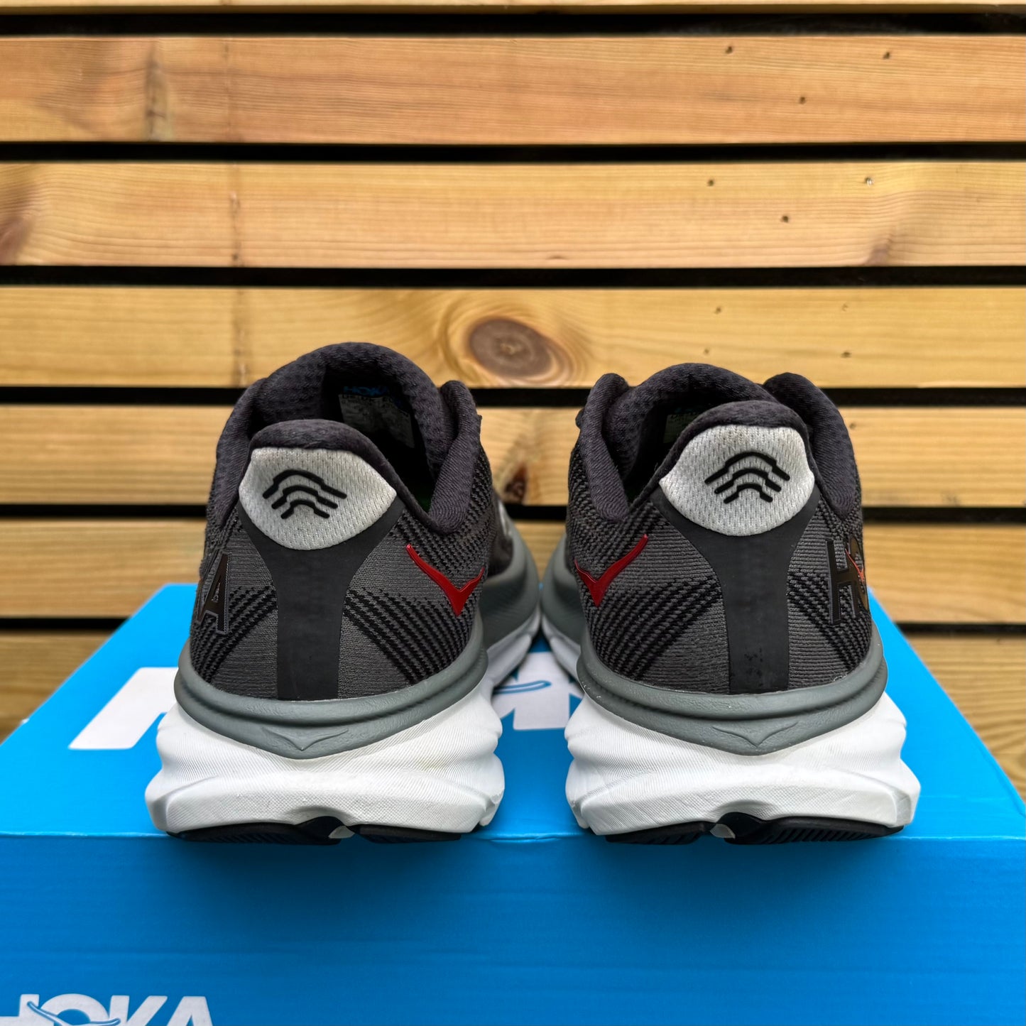 Hoka Clifton 9 - Black / Outer Orbit - UK9