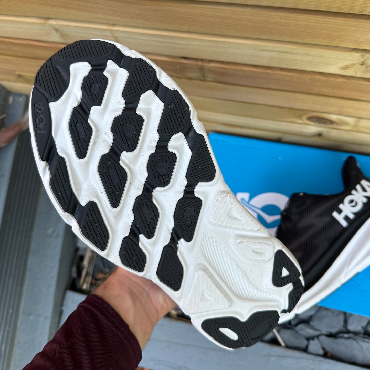 Hoka Clifton 9 - Black / White - UK10.5