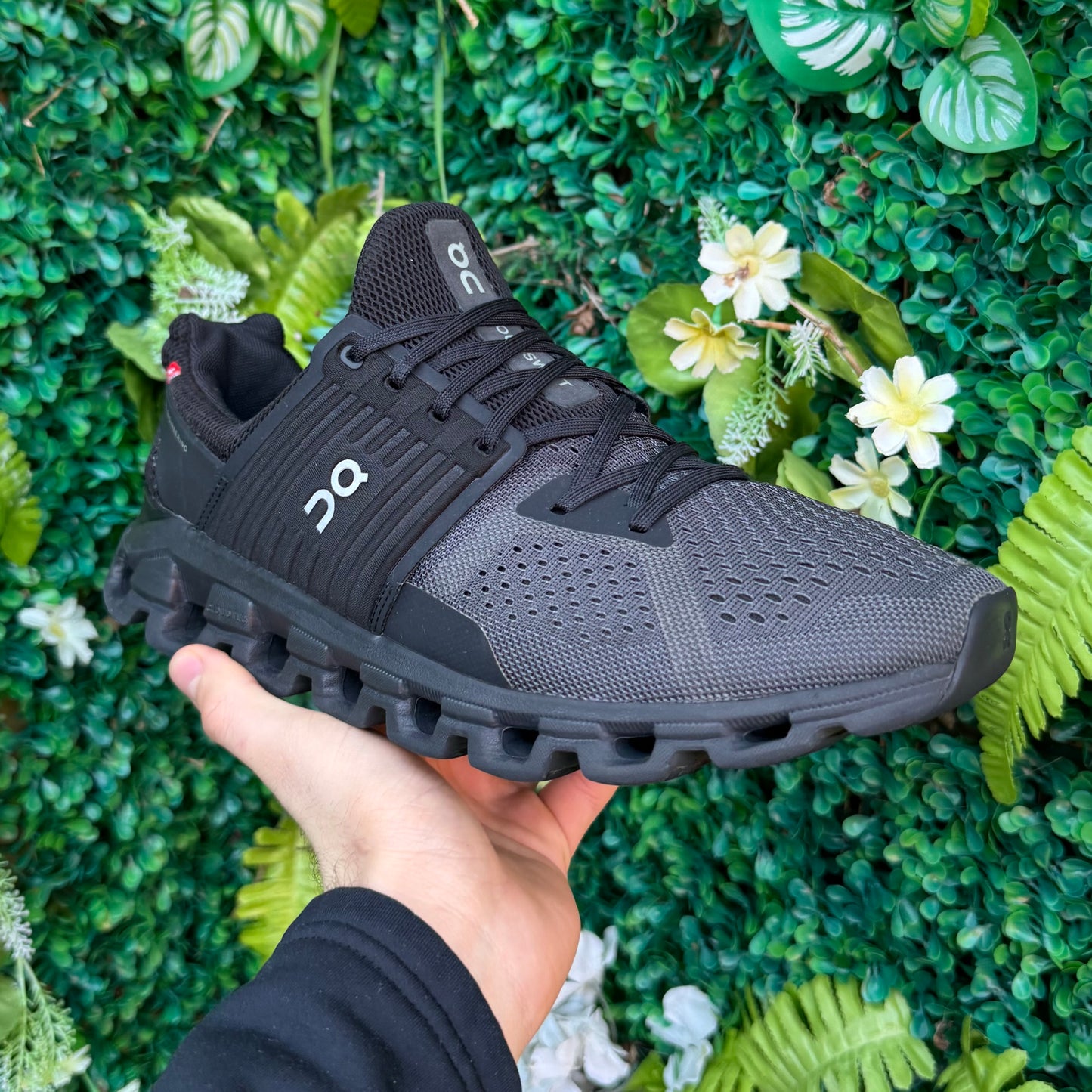 On Running CloudSwift 2.0 - Triple Black - UK8