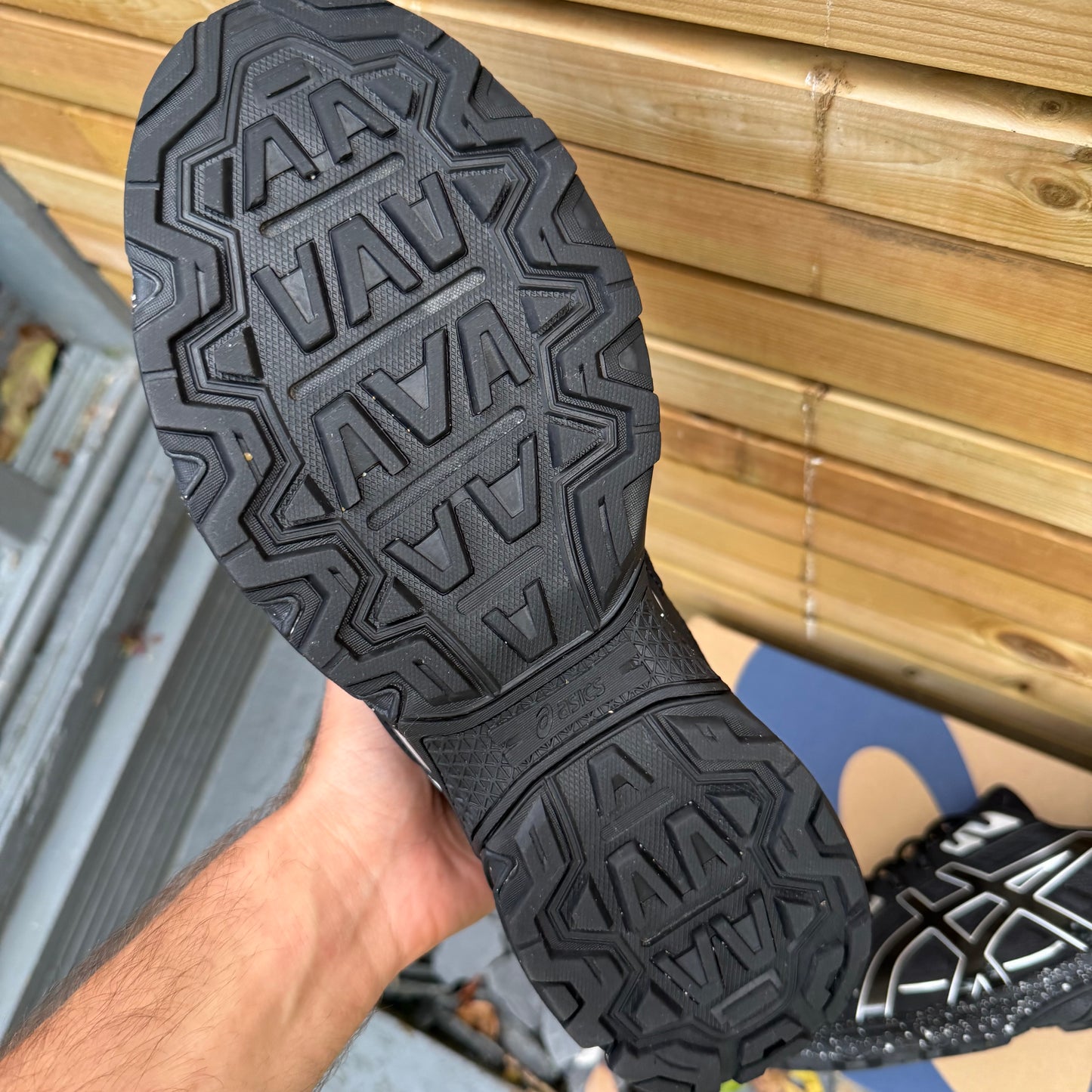 Asics Gel-Venture 6 - Black / Silver Metallic - UK10