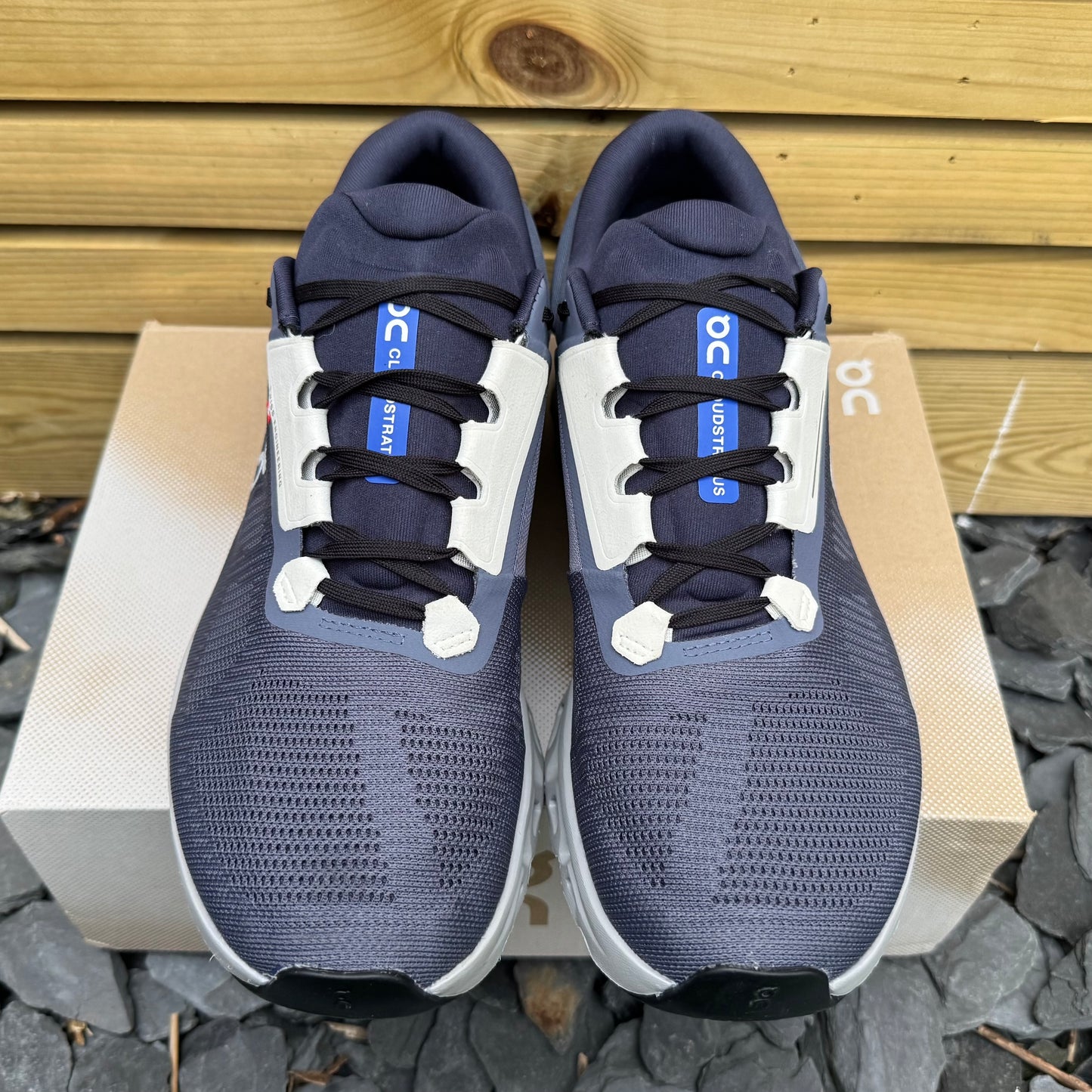On Running CloudStratus 3 - Metal Glacier - UK10