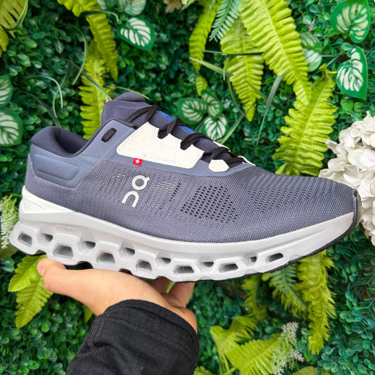 On Running CloudStratus 3 - Metal Glacier - UK10