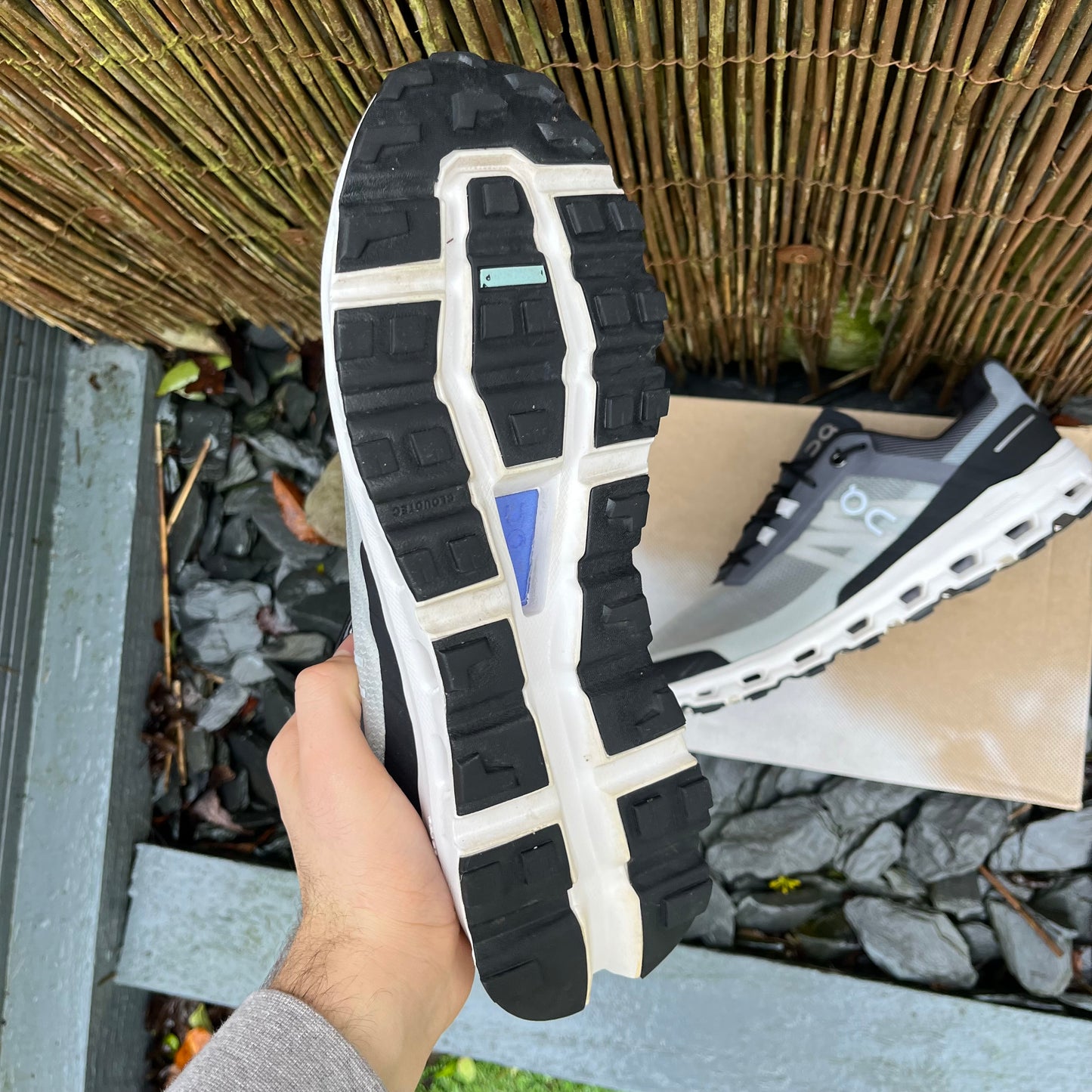 On Running CloudVista - Black / White - UK10.5