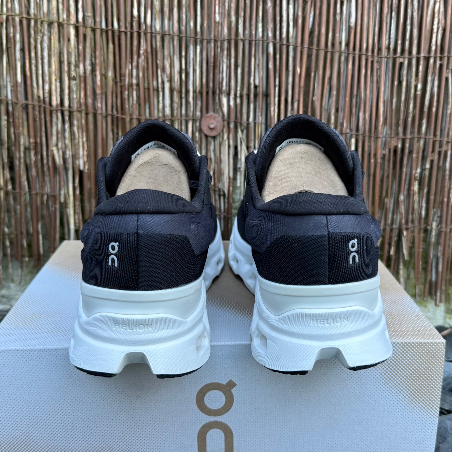 On Running CloudStratus 3 - Black / Frost - UK10