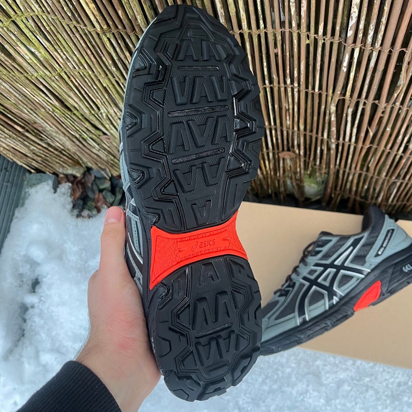 Asics Gel-Venture 6 - Black / Dark Grey / Orange - UK8.5