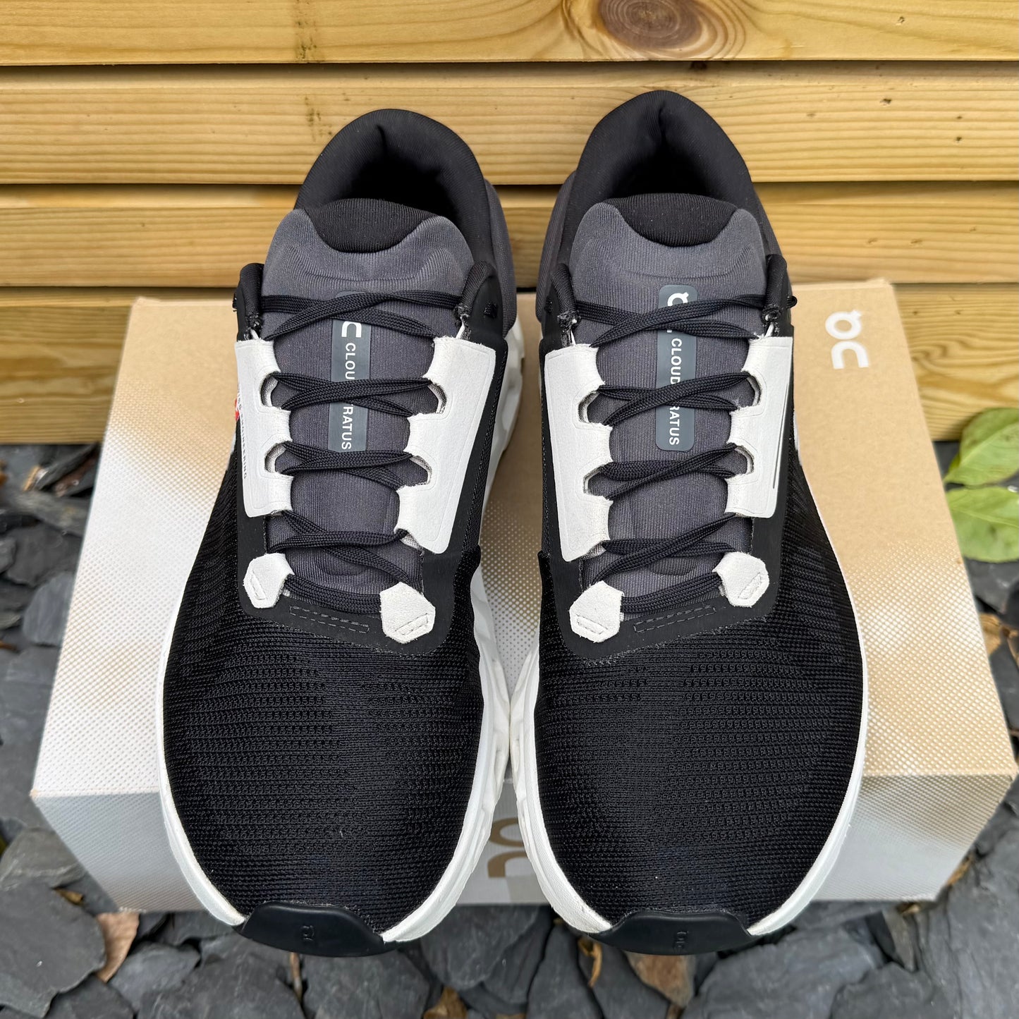 On Running CloudStratus 3 - Black / Frost - UK9