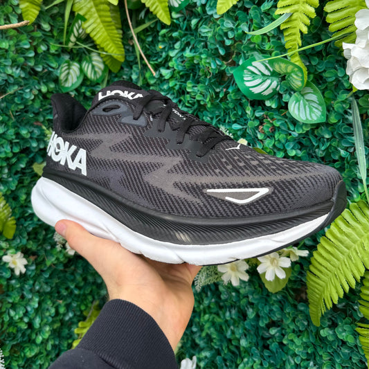 Hoka Clifton 9 - Black / White - UK11