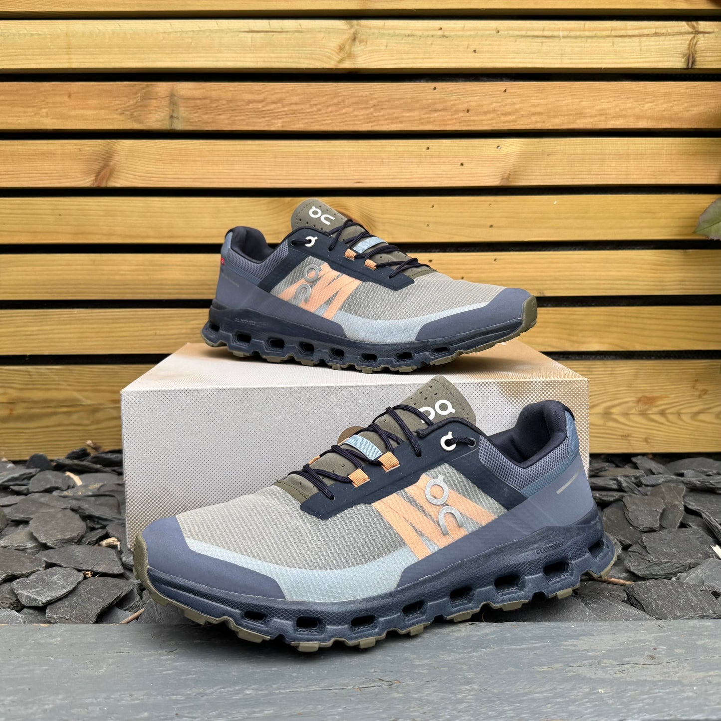 On Running CloudVista - Midnight / Olive - UK9.5