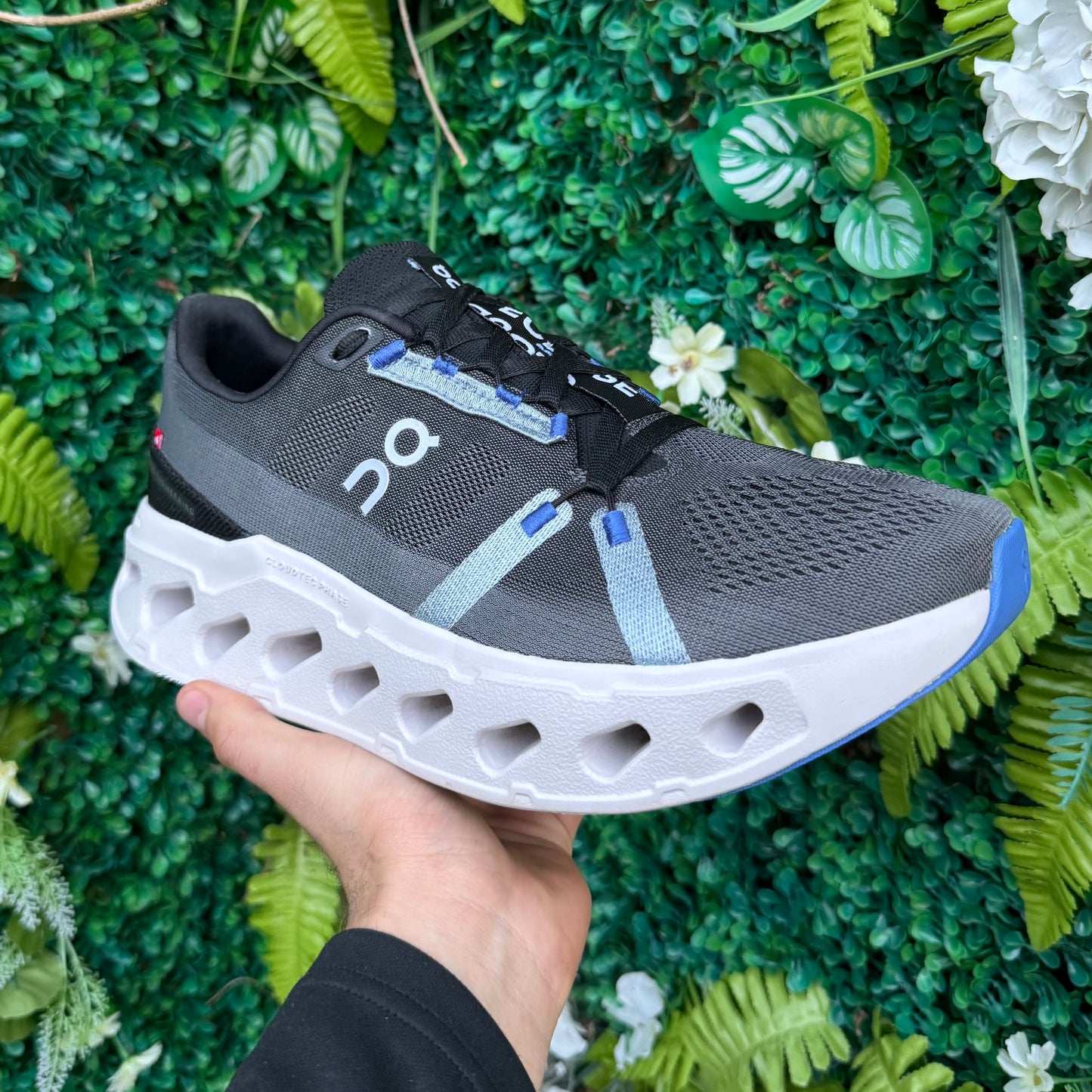 On Running CloudEclipse - Black / Frost - UK10