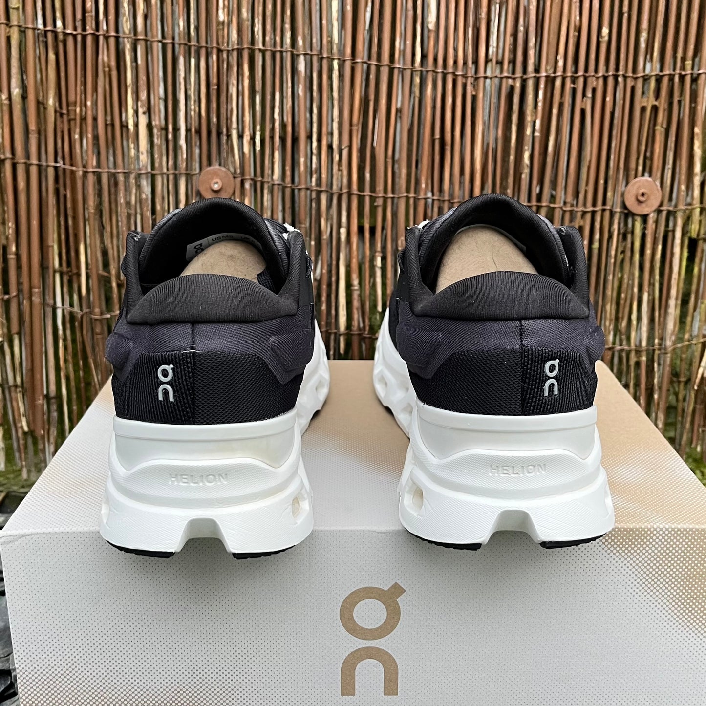 On Running CloudStratus 3 Black / Frost UK 8.5