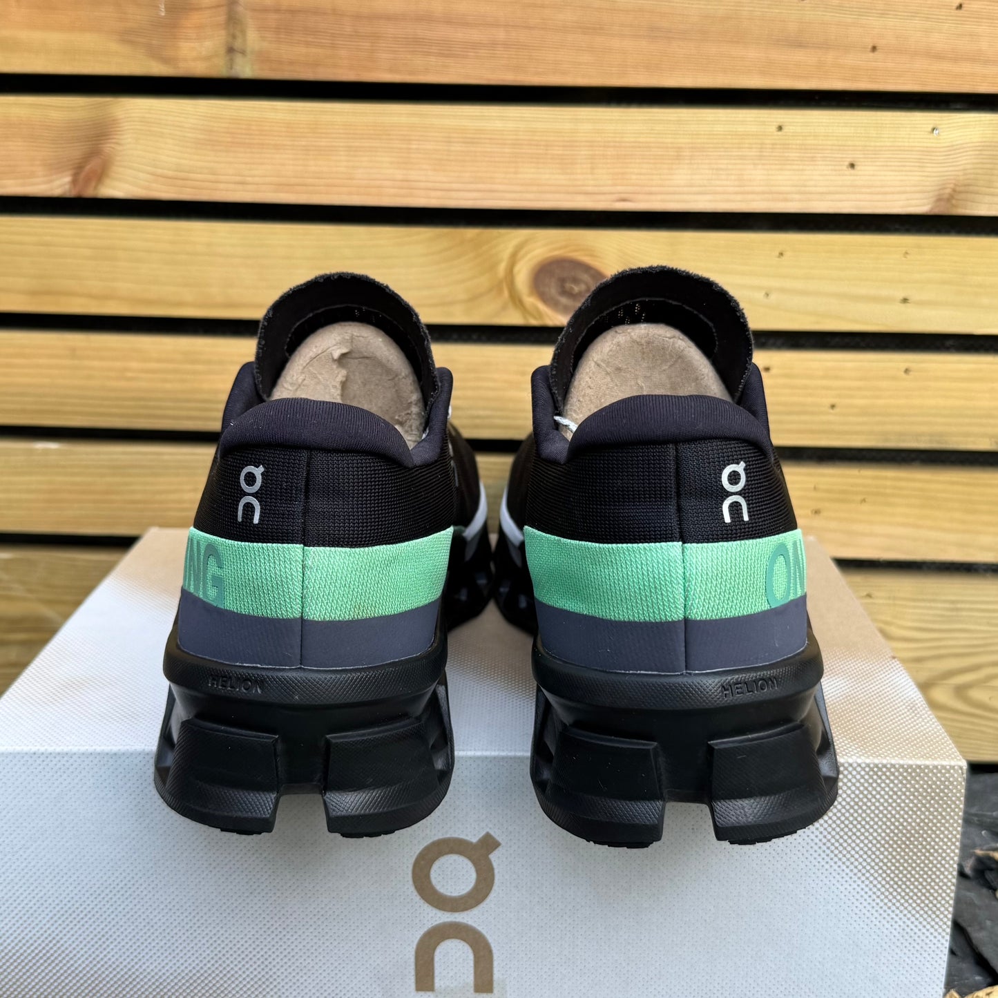 On Running CloudMonster 2 (1/1 Sample) - Black / Frost / Mint Green - UK9.5