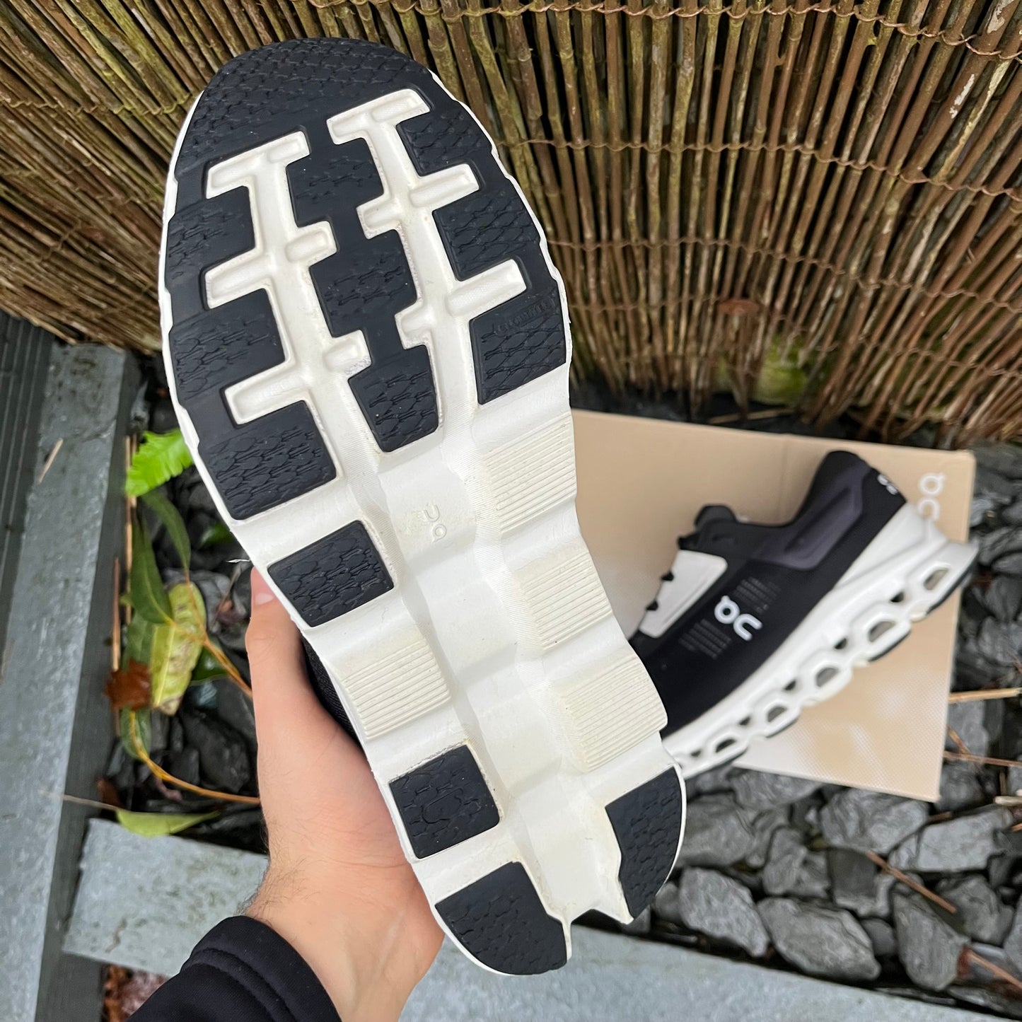 On Running CloudStratus 3 - Black / Frost - UK9.5
