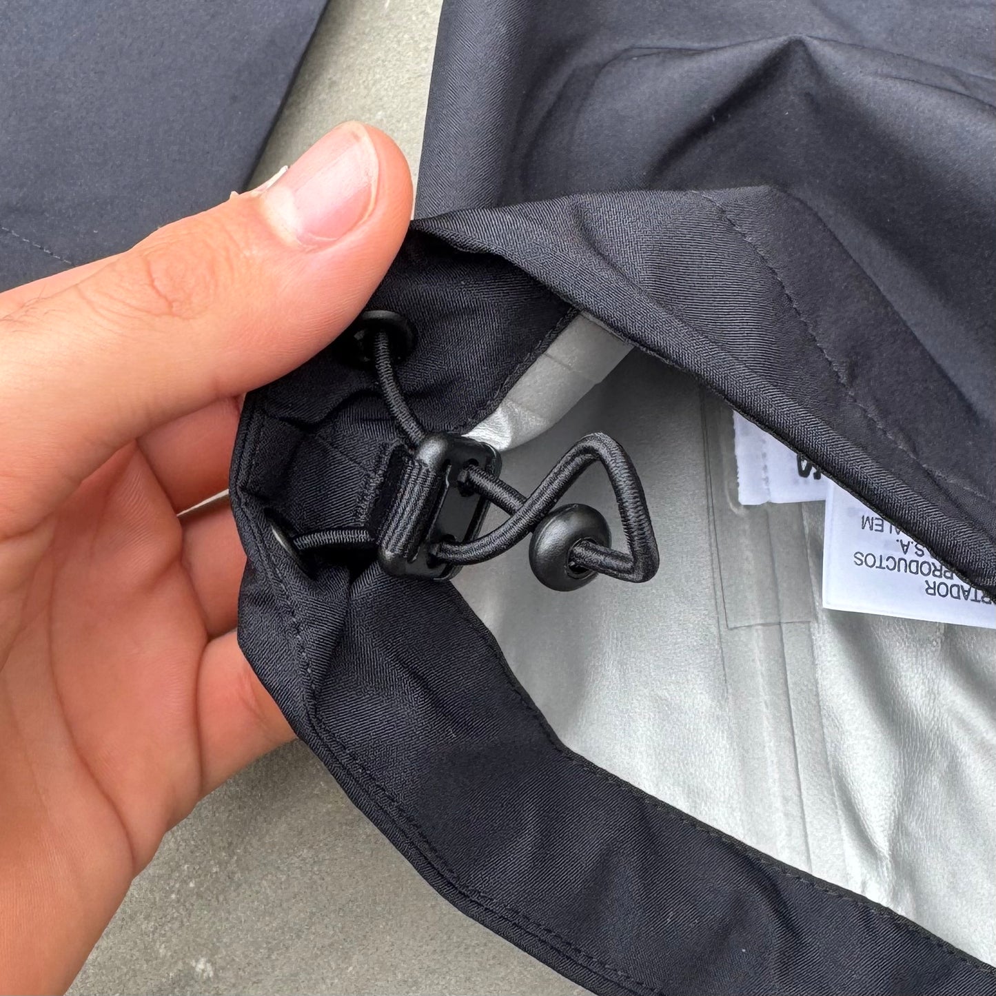 Salomon Outline 2.5L Gore-Tex Jacket - Deep Black - Multiple Sizes - Brand New