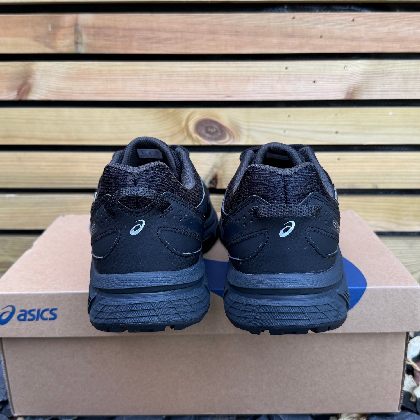 Asics Gel-Venture 6 - Black / Metallic - UK10.5