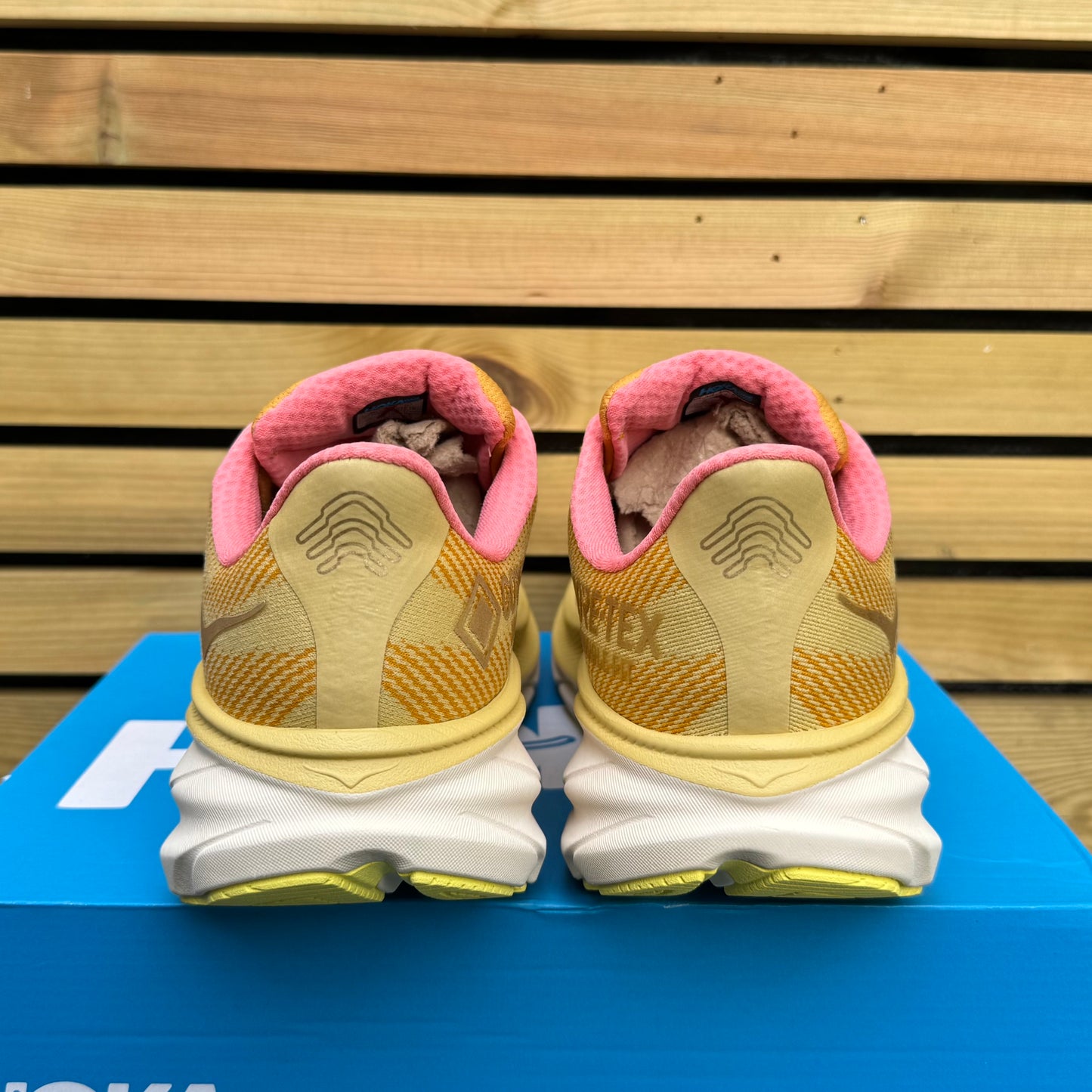 Hoka Clifton 9 Gore-Tex - Varsity Yellow / Vanilla - UK8.5 - Brand New