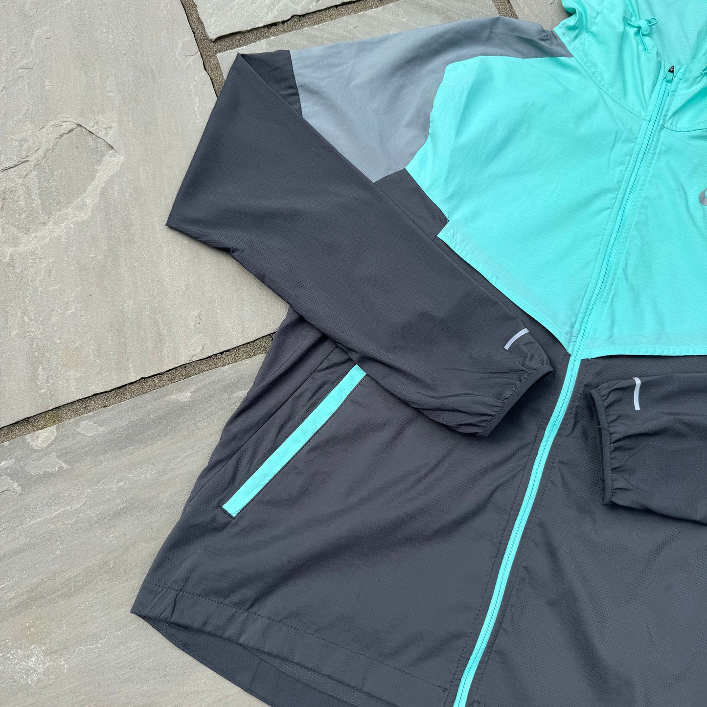 Nike Repel UV Windrunner Jacket - Hyper Turquoise - Small