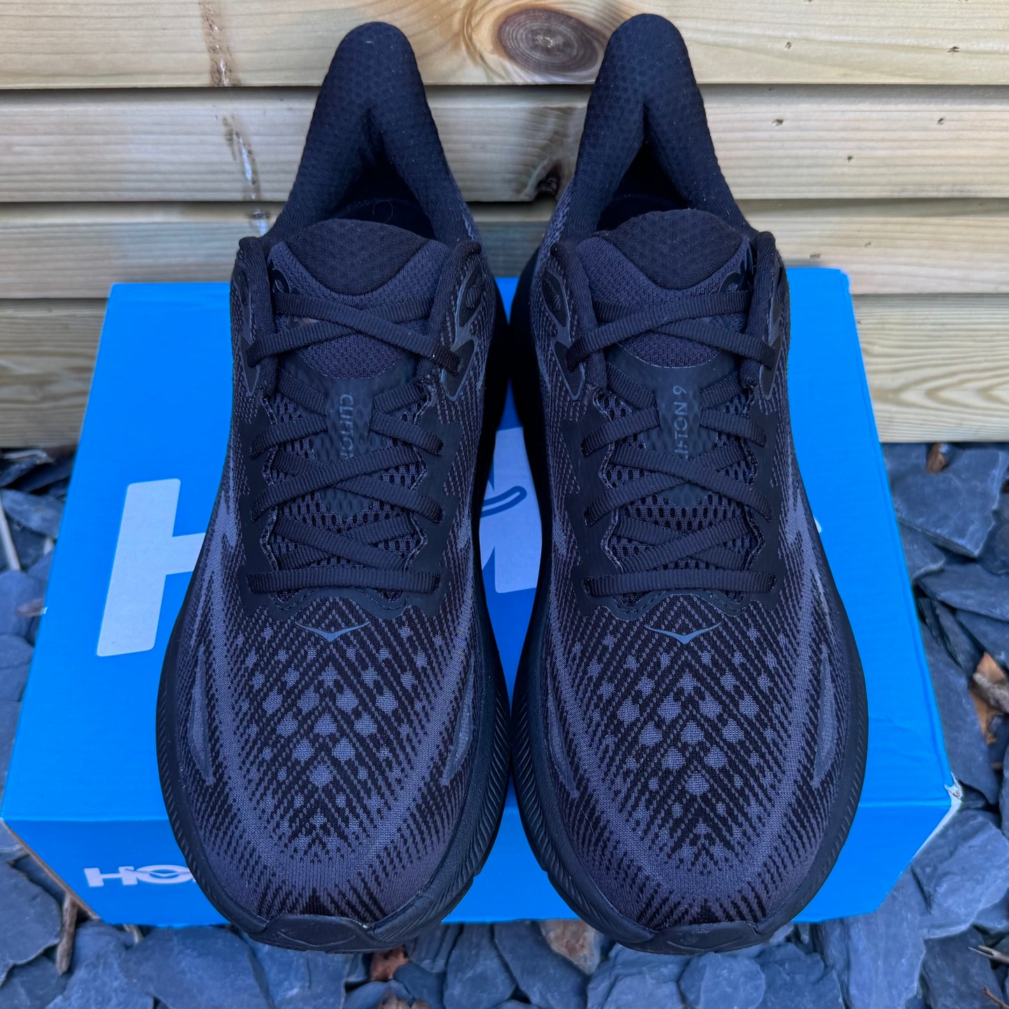 Hoka Clifton 9 - Triple Black - UK10